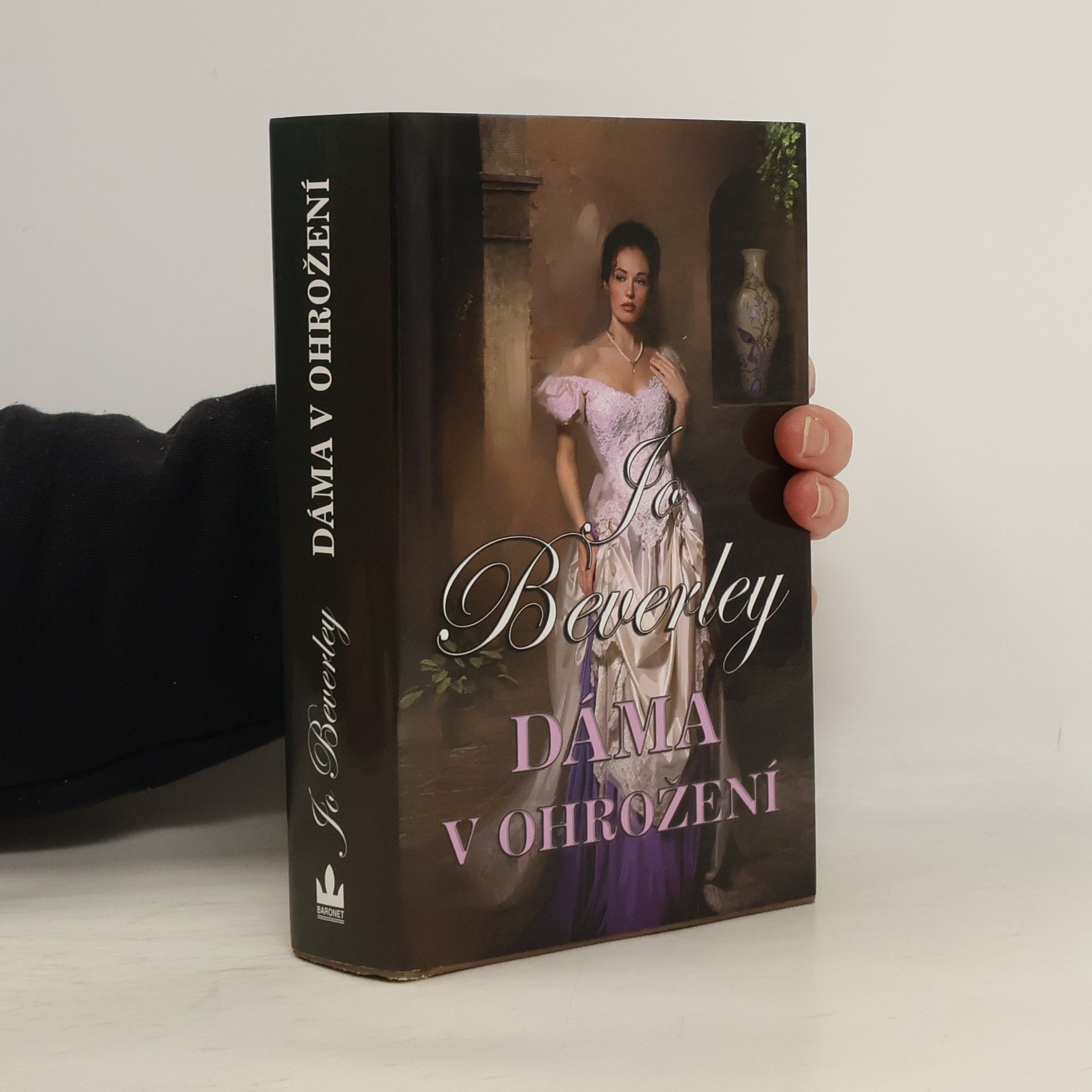 Jo Beverley Dáma v ohrožení