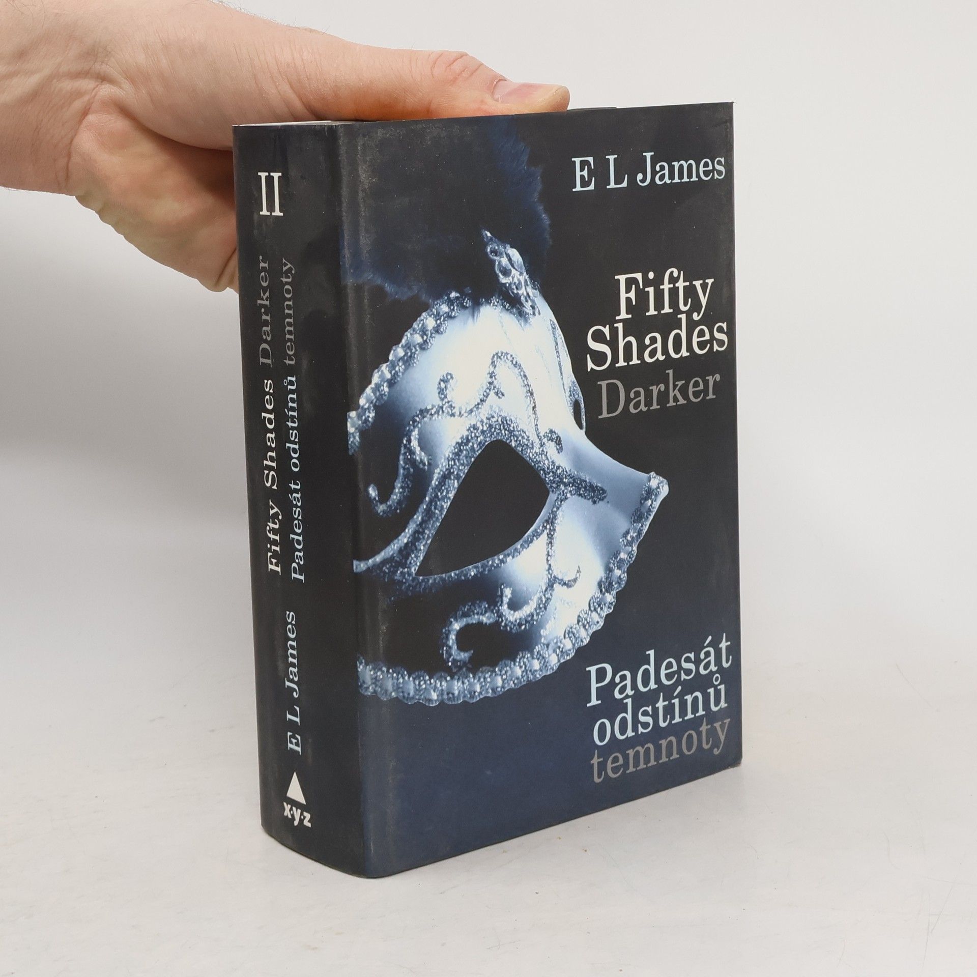 E. L. James Padesát odstínů temnoty