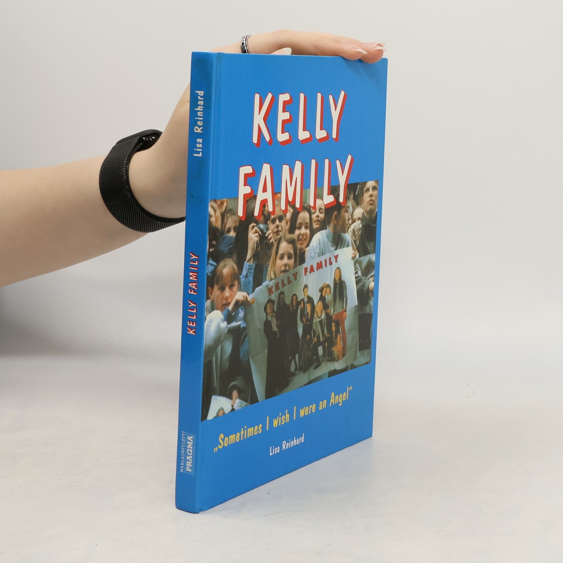 Lisa Reinhard Kelly Family : sometimes I wish I were an angel