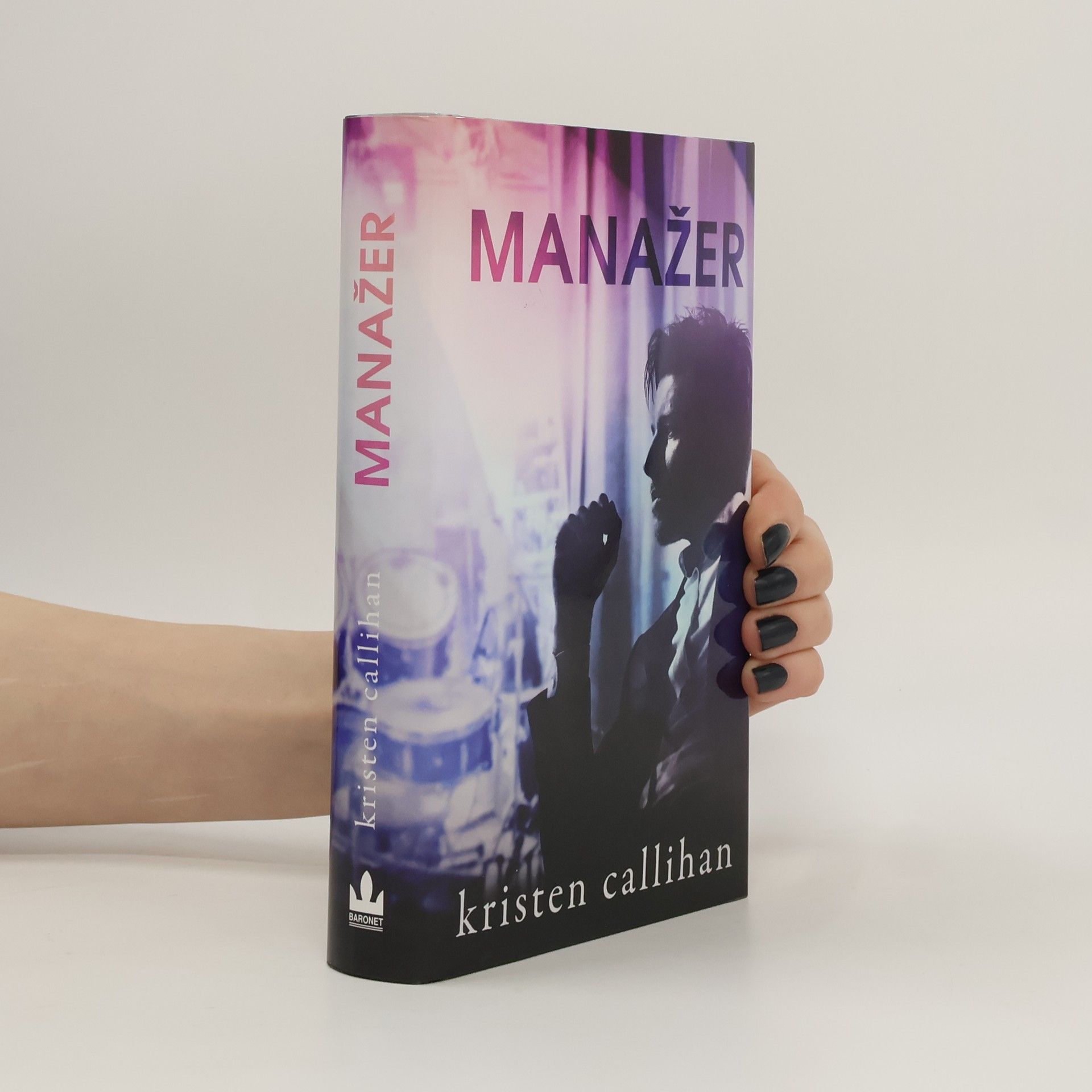 Kristen Callihan Manažer