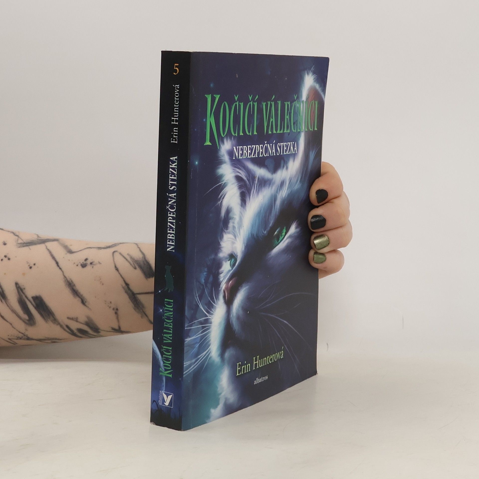 Nebezpečná stezka. Kočičí válečníci