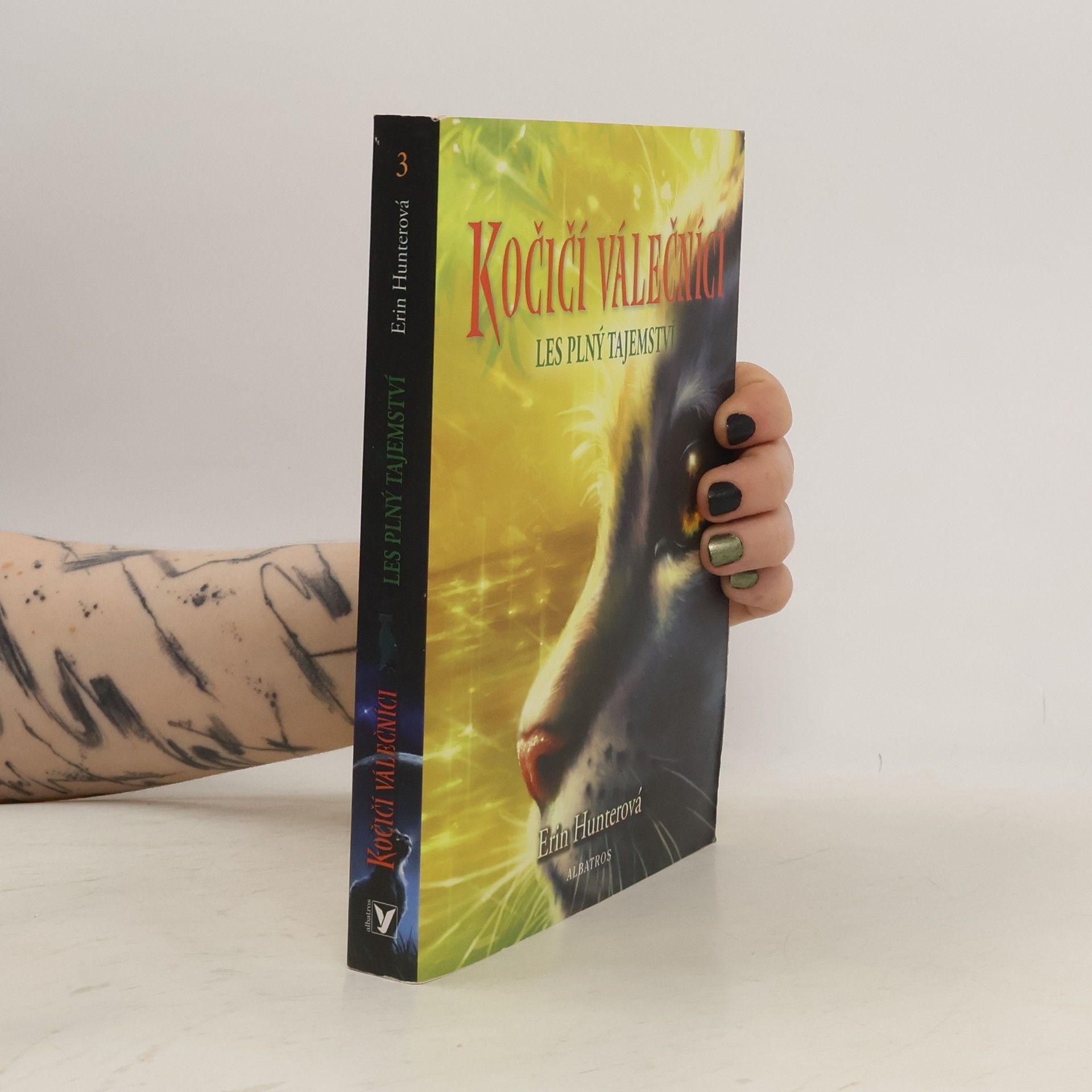 Erin Hunter Les plný tajemství. Kočičí válečníci