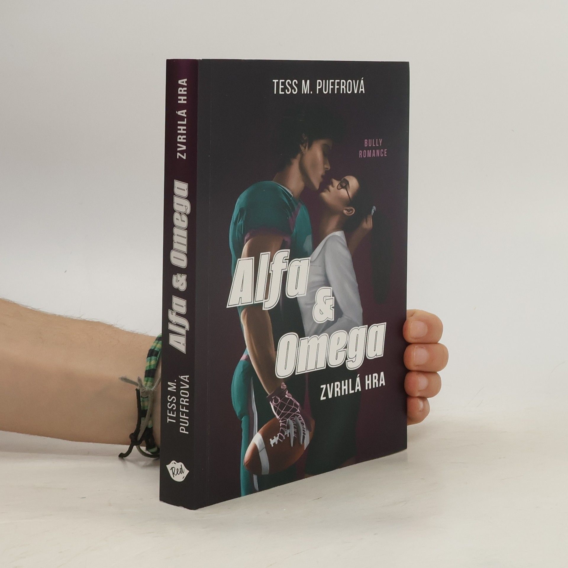 Tess M. Puffrová Alfa & Omega. Zvrhlá hra