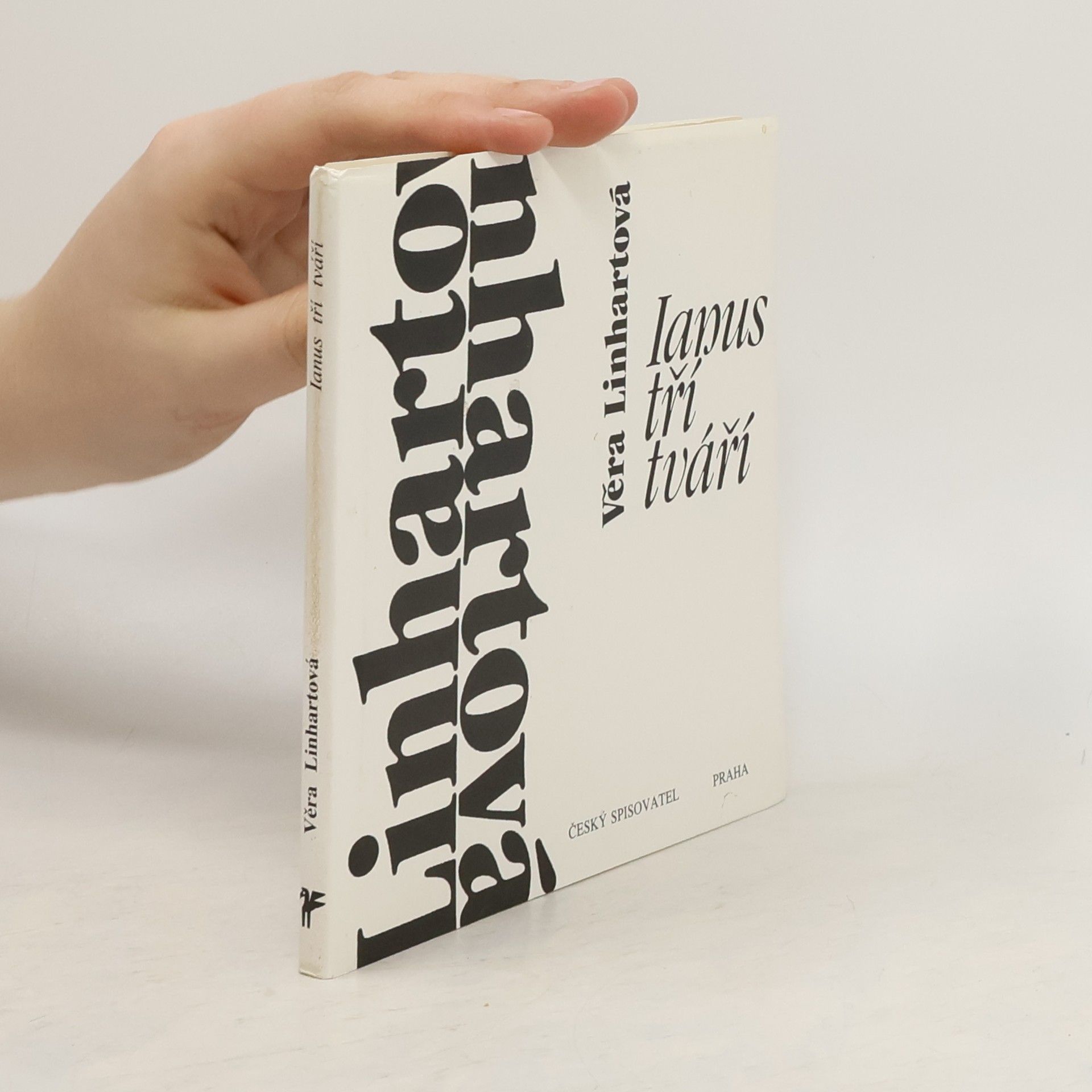 Věra Linhartová Ianus tří tváří