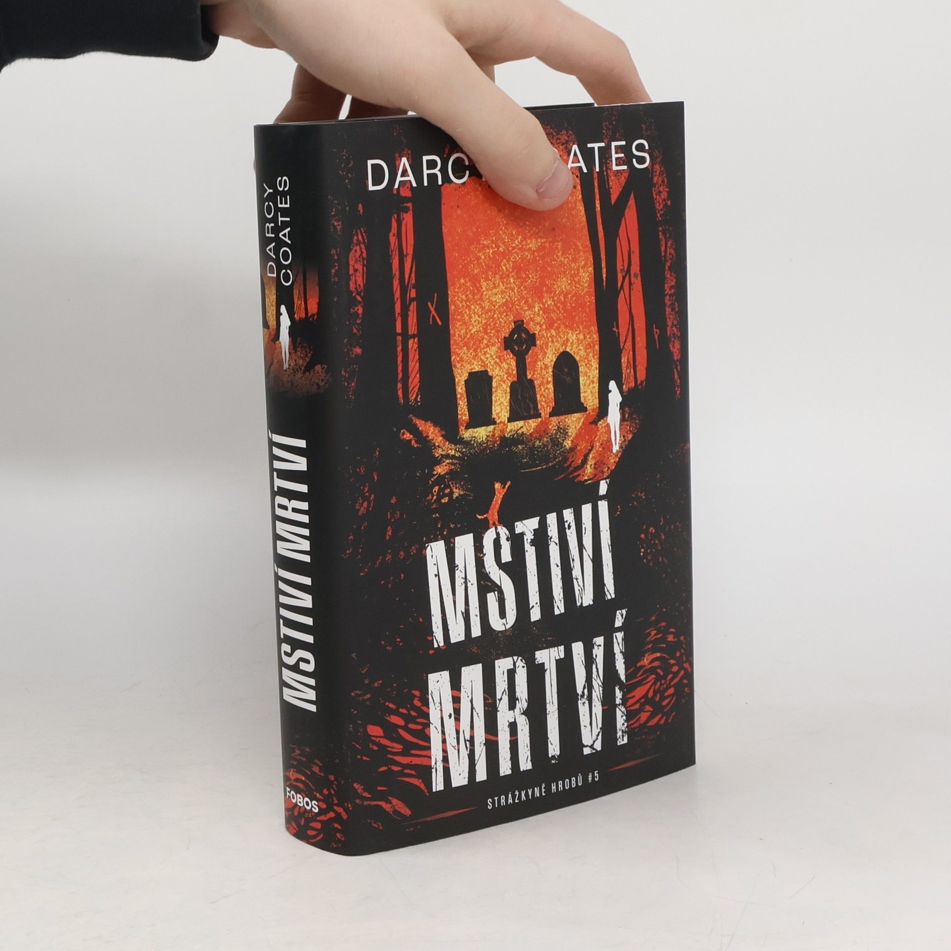 Strážkyně hrobů - 5: Mstiví mrtví