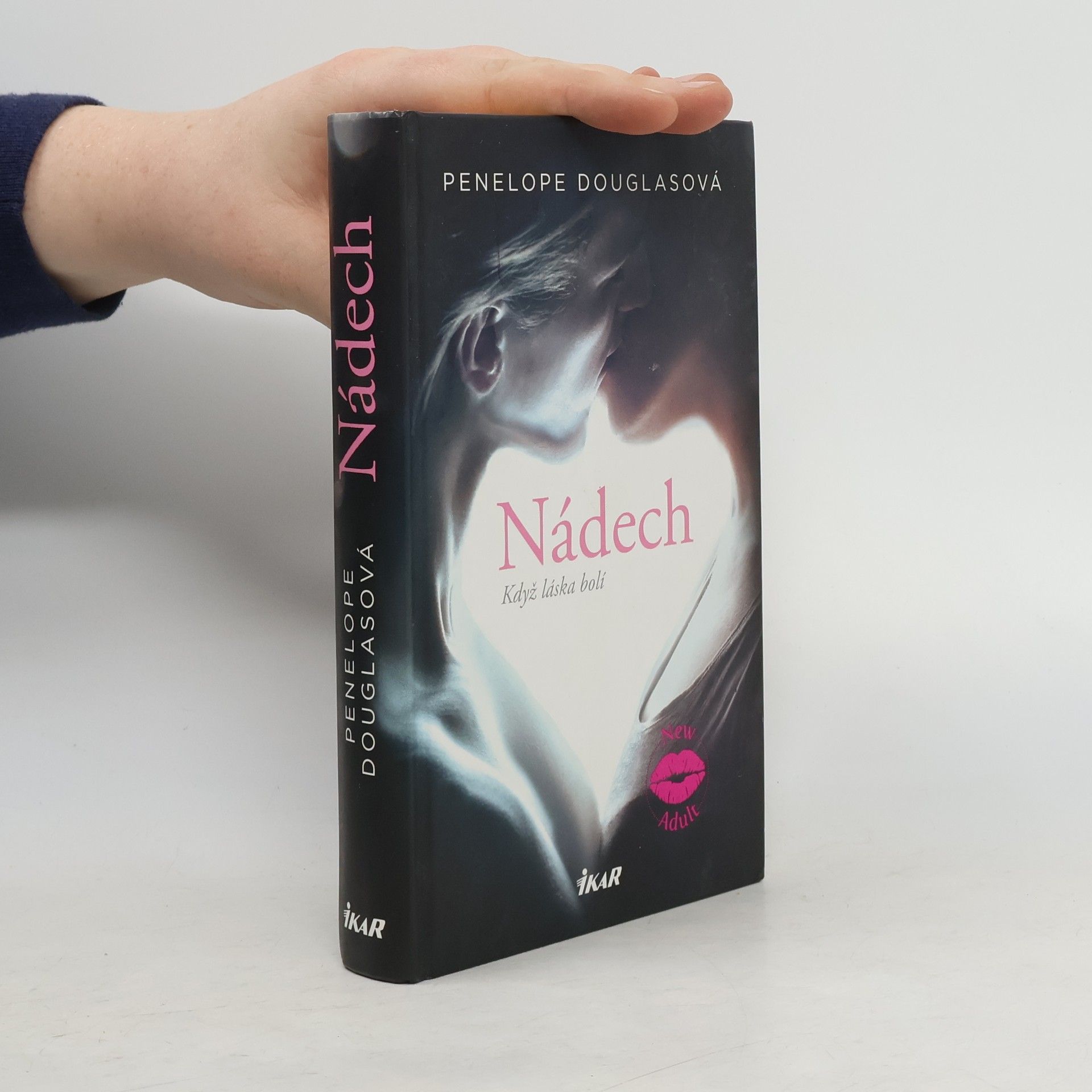 Penelope Douglas Nádech