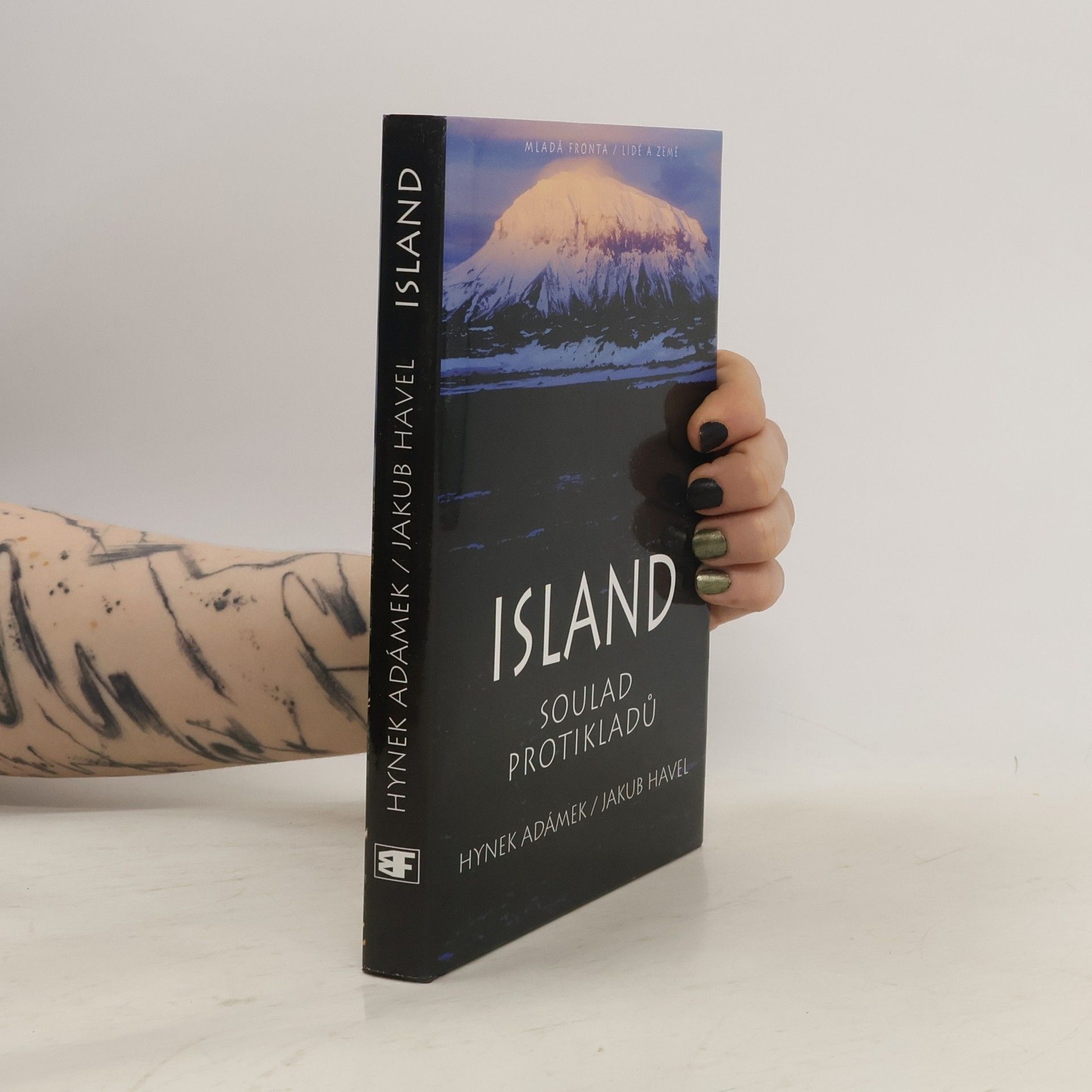 Jakub Havel Island. Soulad protikladů