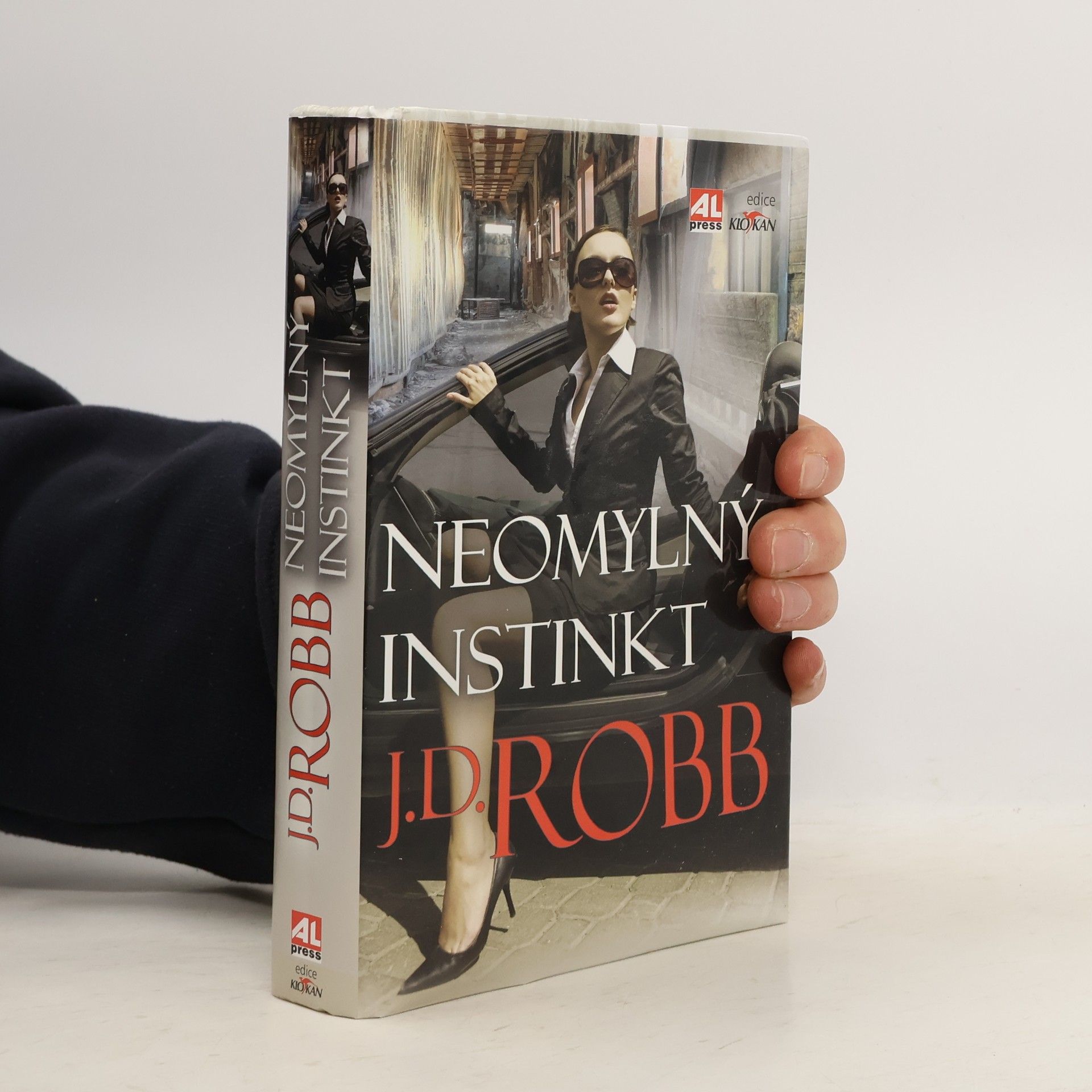 Nora Roberts Neomylný instinkt