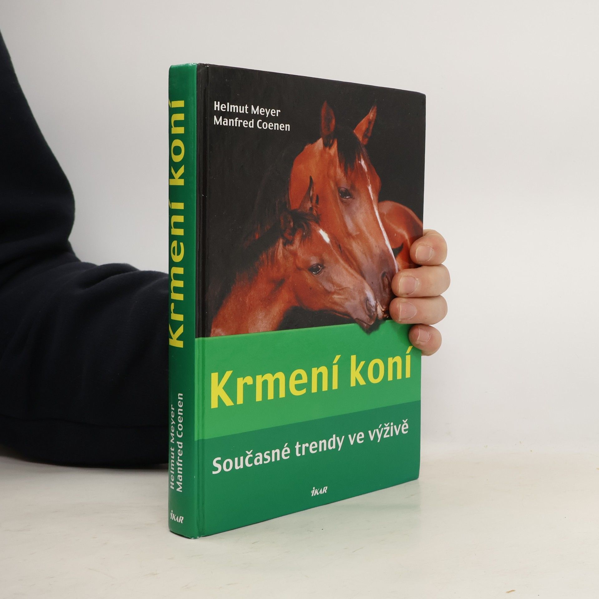 Helmut Meyer-Meinerdingen Krmení koní : současné trendy ve výživě