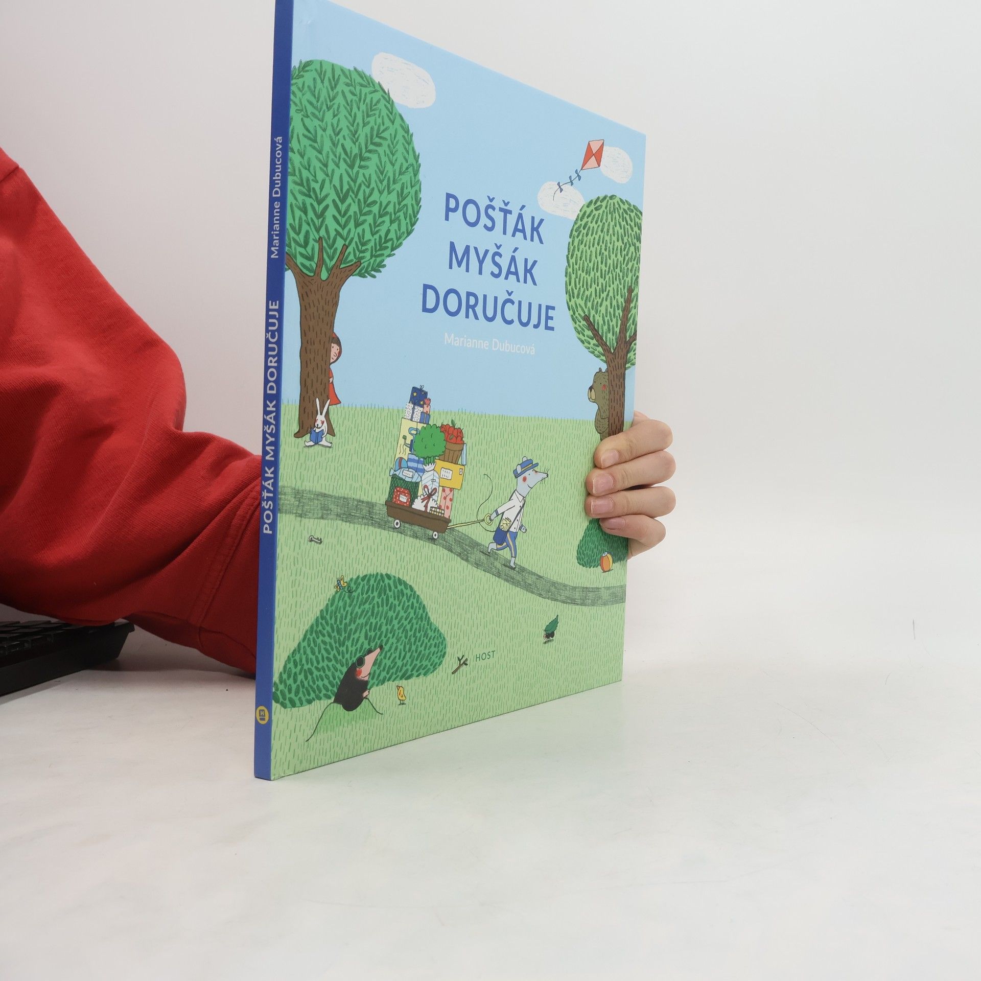 Marianne Dubuc Pošťák Myšák doručuje