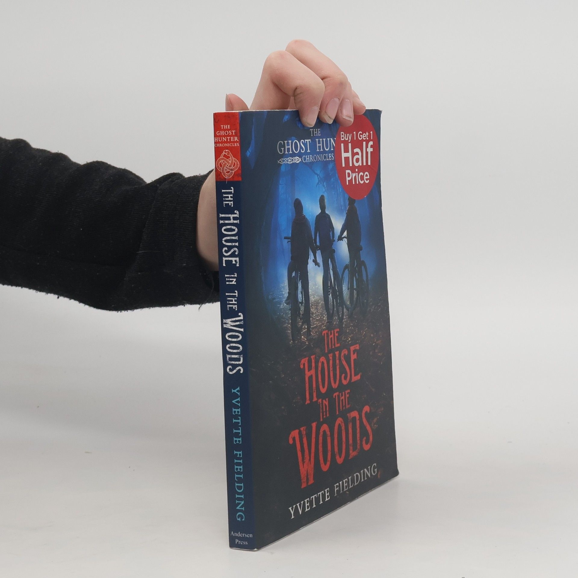 Yvette Fielding Ghost Hunter Chronicles: The House in the Woods