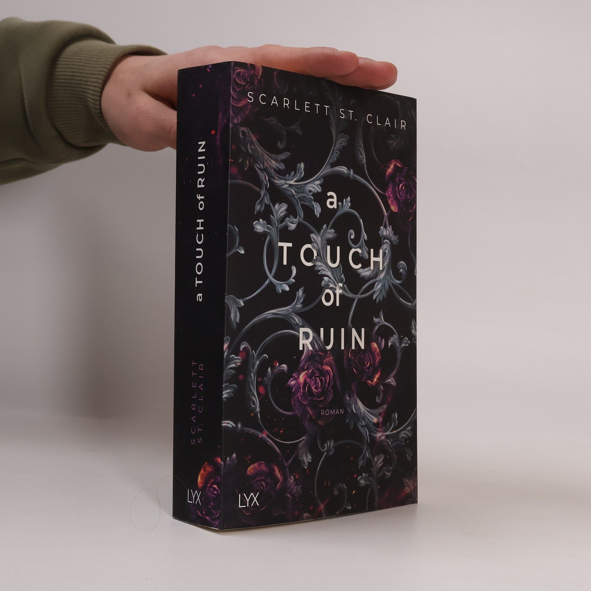 Scarlett St. Clair A Touch of Ruin