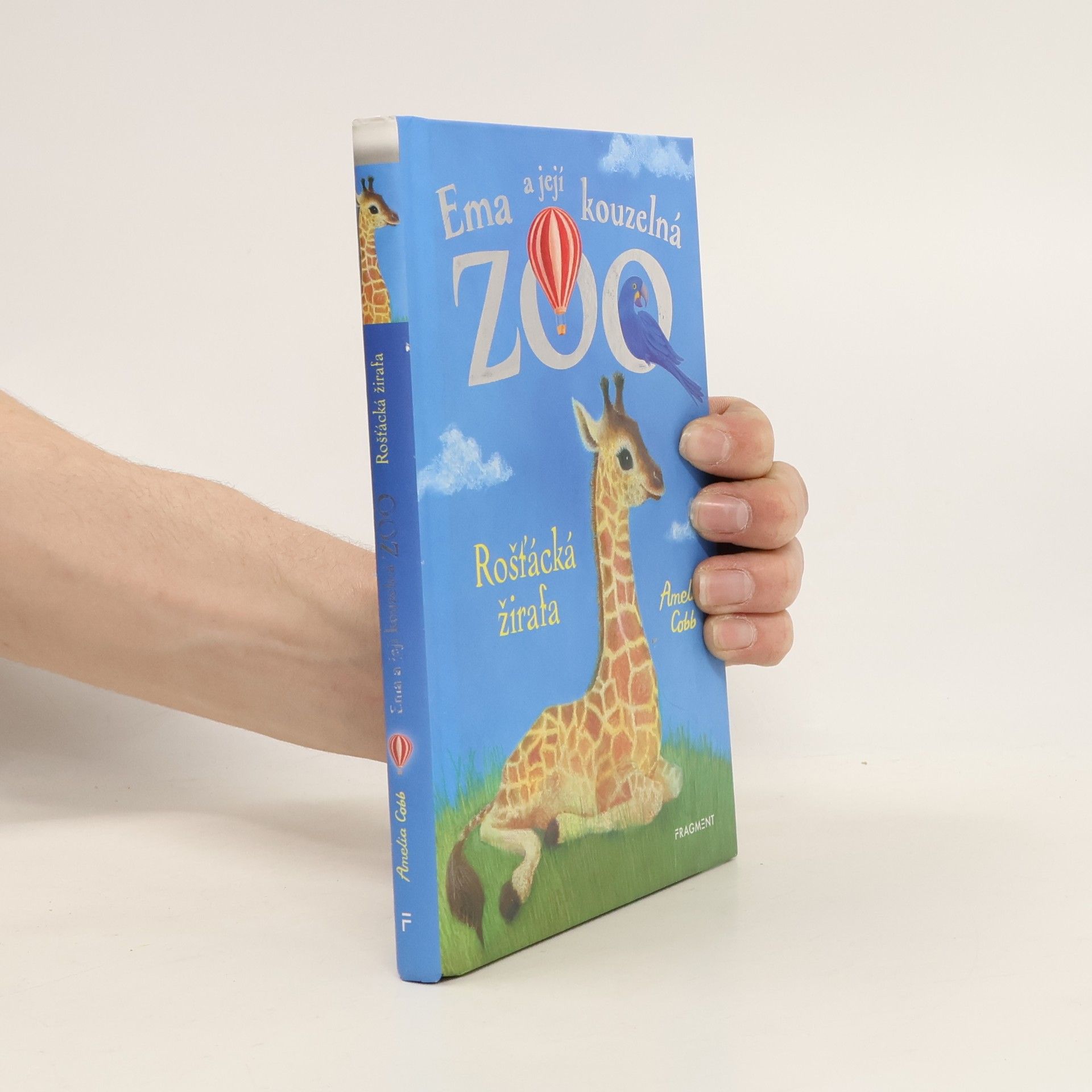 Cobb, Amelia Ema a její kouzelná zoo. Rošťácká žirafa