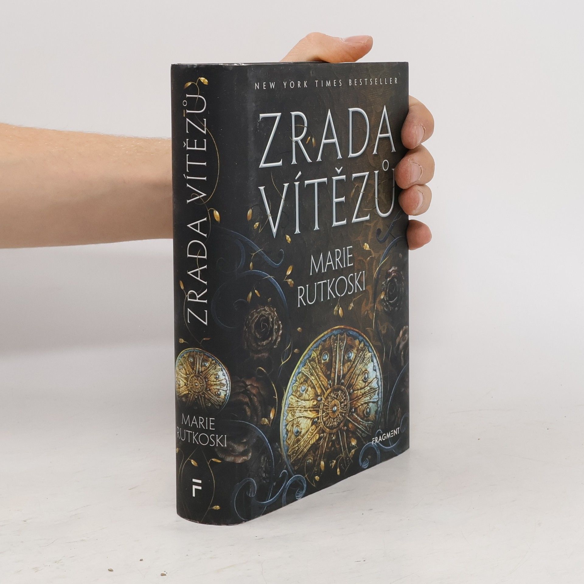 Marie Rutkoski Zrada vítězů