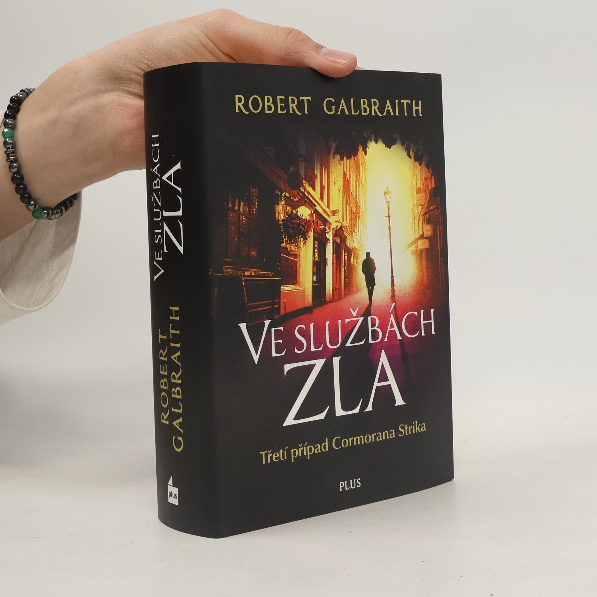 Robert Galbraith Ve službách zla