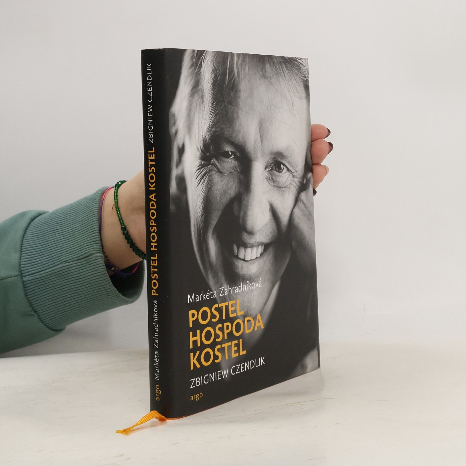 Zbigniew Czendlik Postel, hospoda, kostel