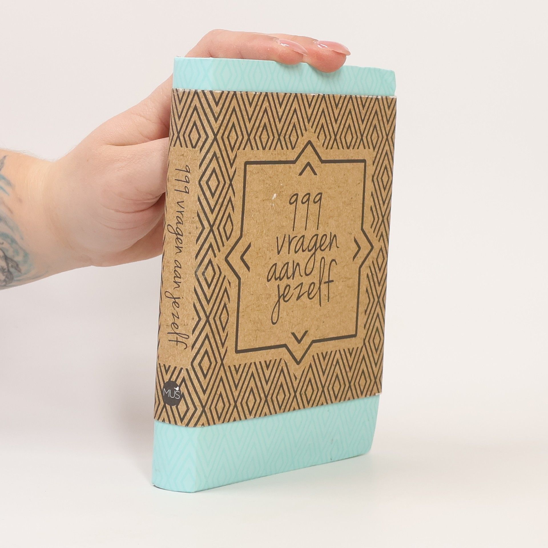 N. Neven 999 vragen aan jezelf