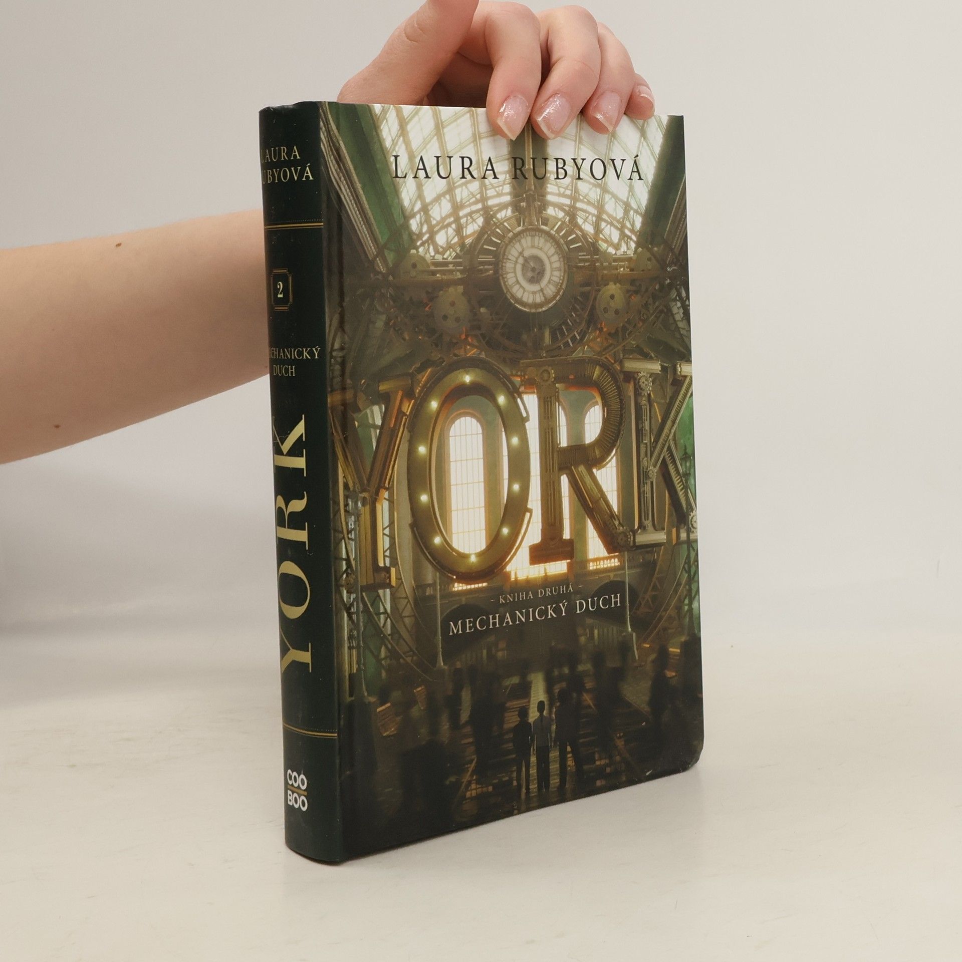 Laura Ruby Mechanický duch