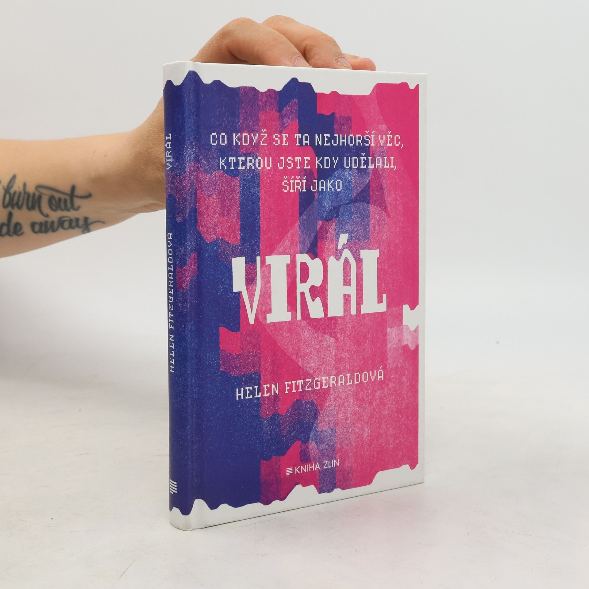 Helen FitzGerald Virál