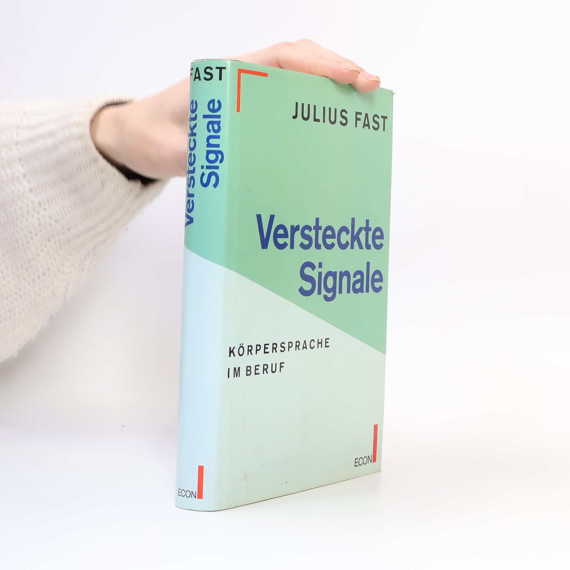 Julius Fast Versteckte Signale