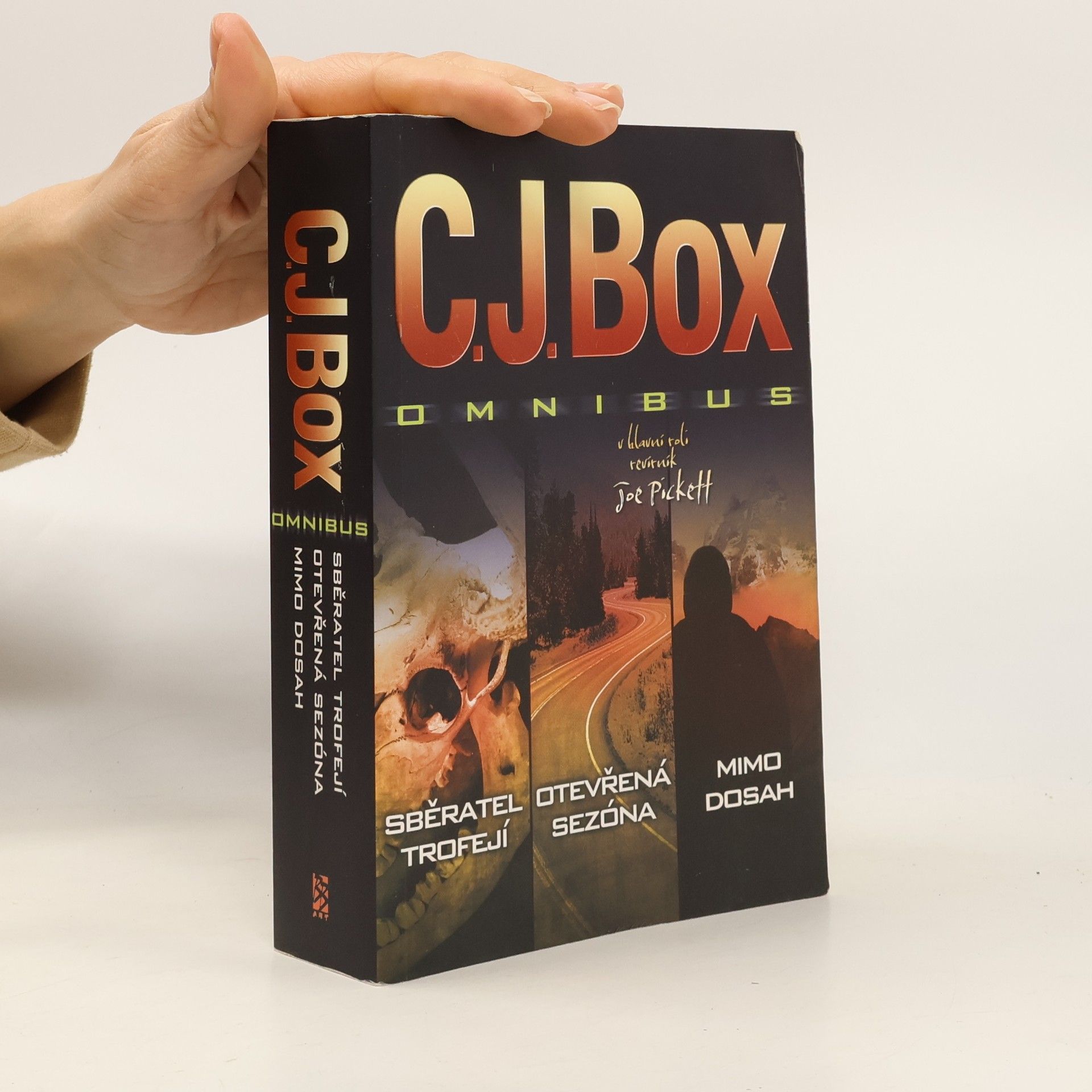 C. J. Box Omnibus: Sběratel trofejí. Otevřená sezóna. Mimo dosah