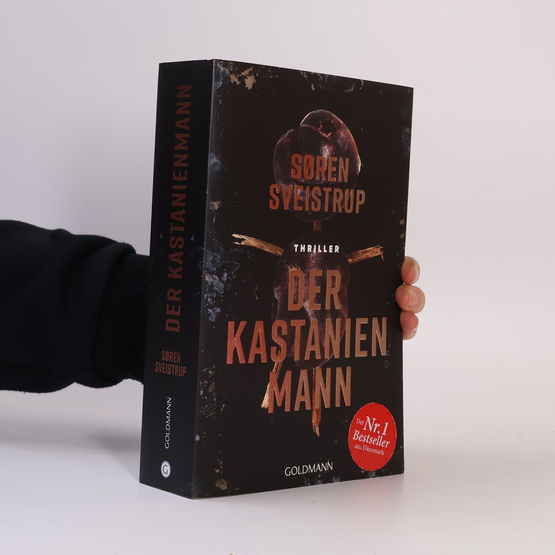 Søren Sveistrup Der Kastanienmann