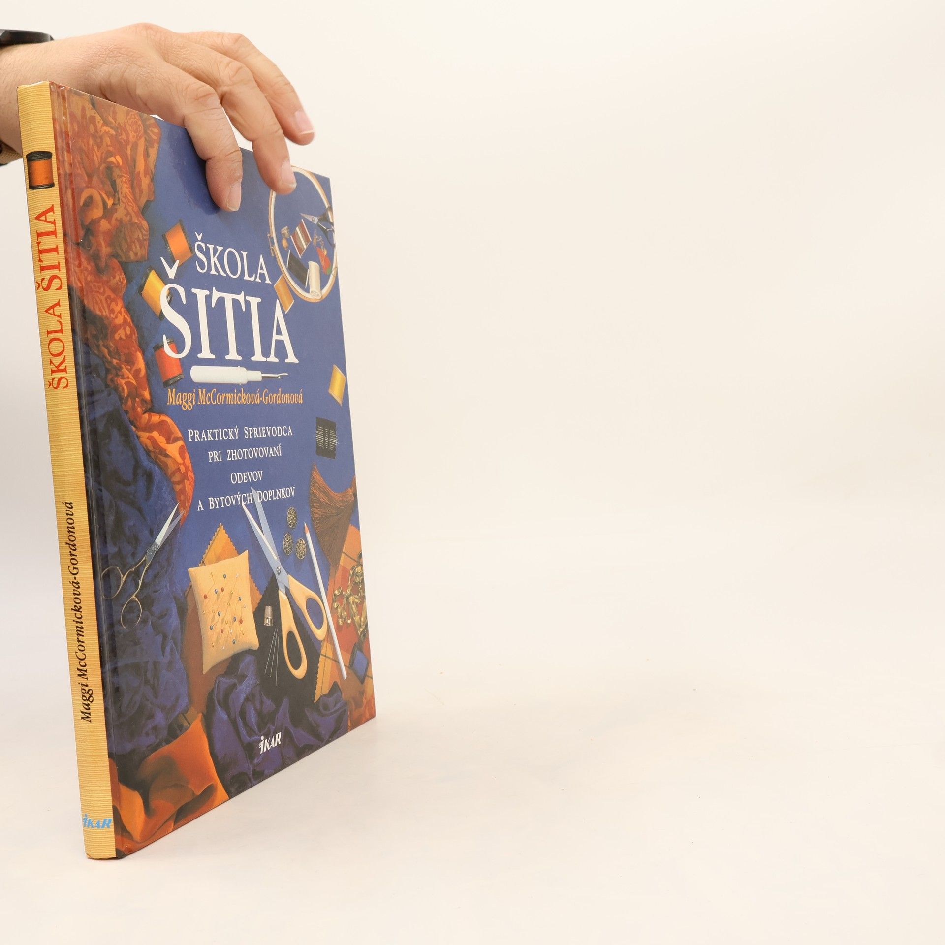 Maggi McCormick Gordon Škola šitia