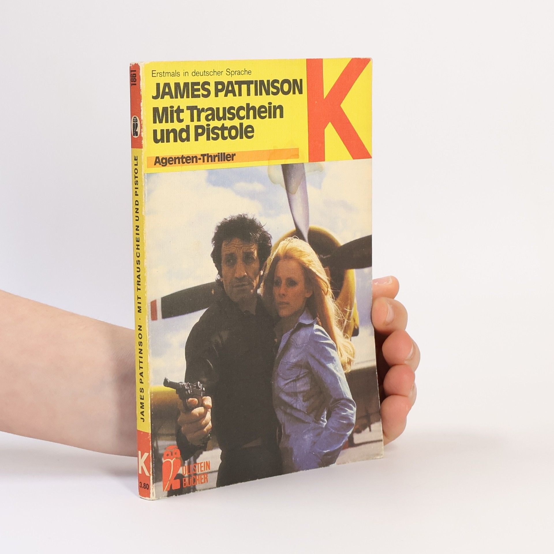 Mit Trauschein und Pistole