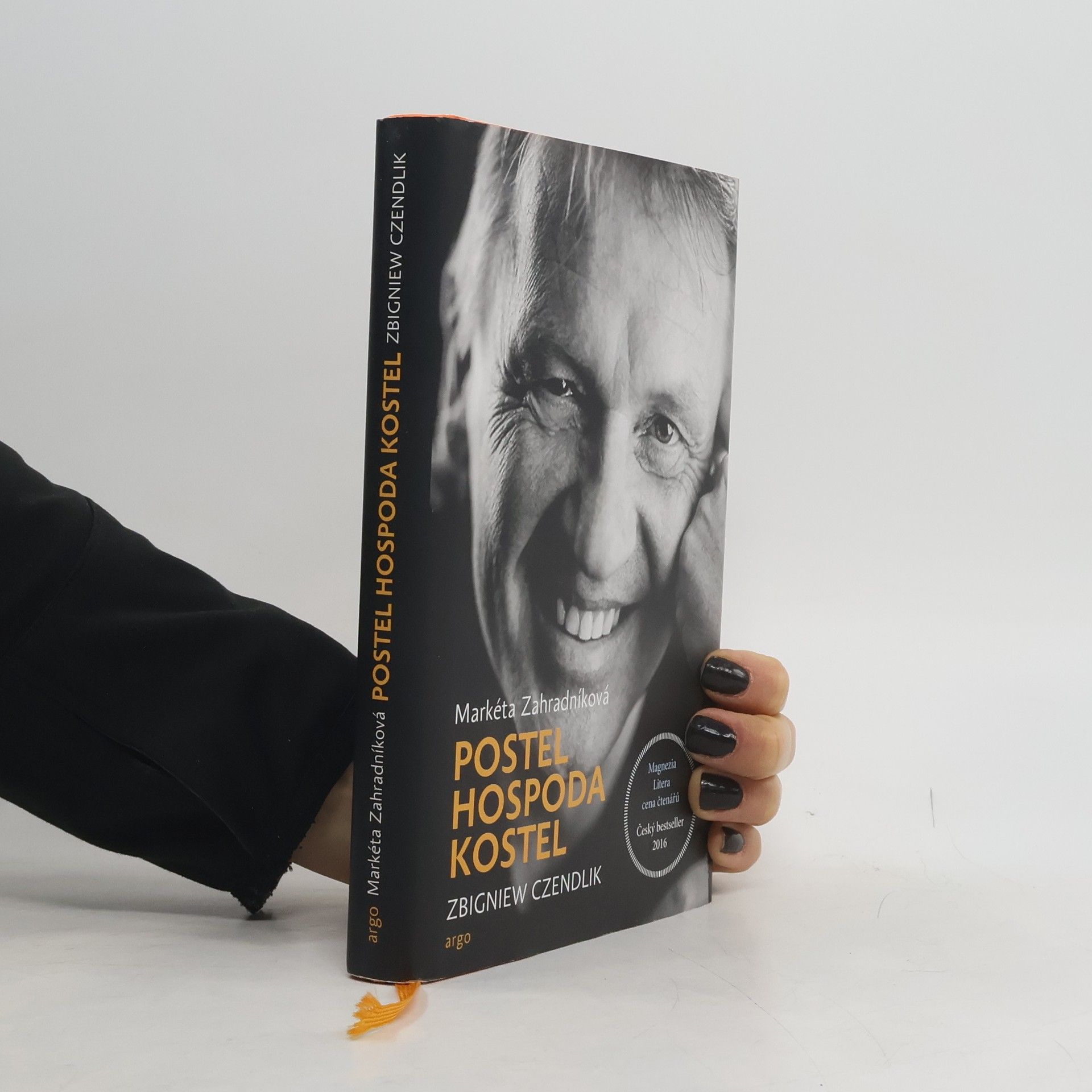 Zbigniew Czendlik Postel, hospoda, kostel