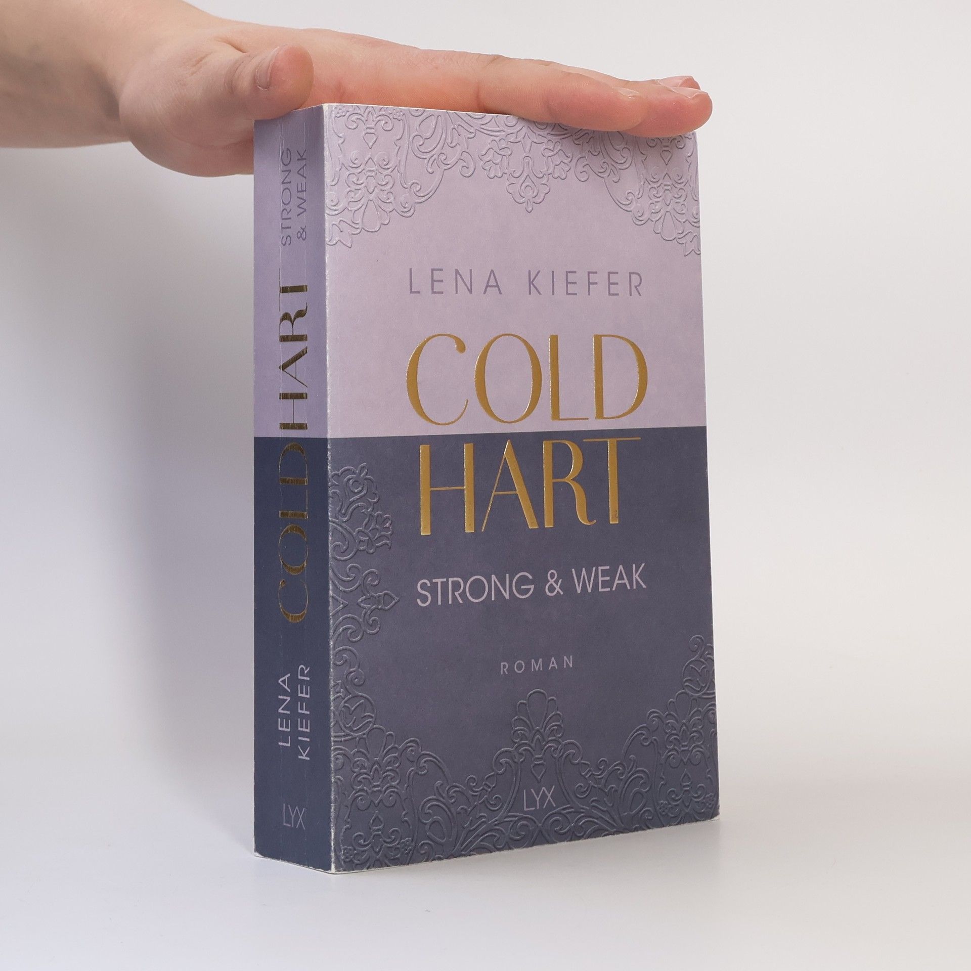 Lena Kiefer Strong & Weak
