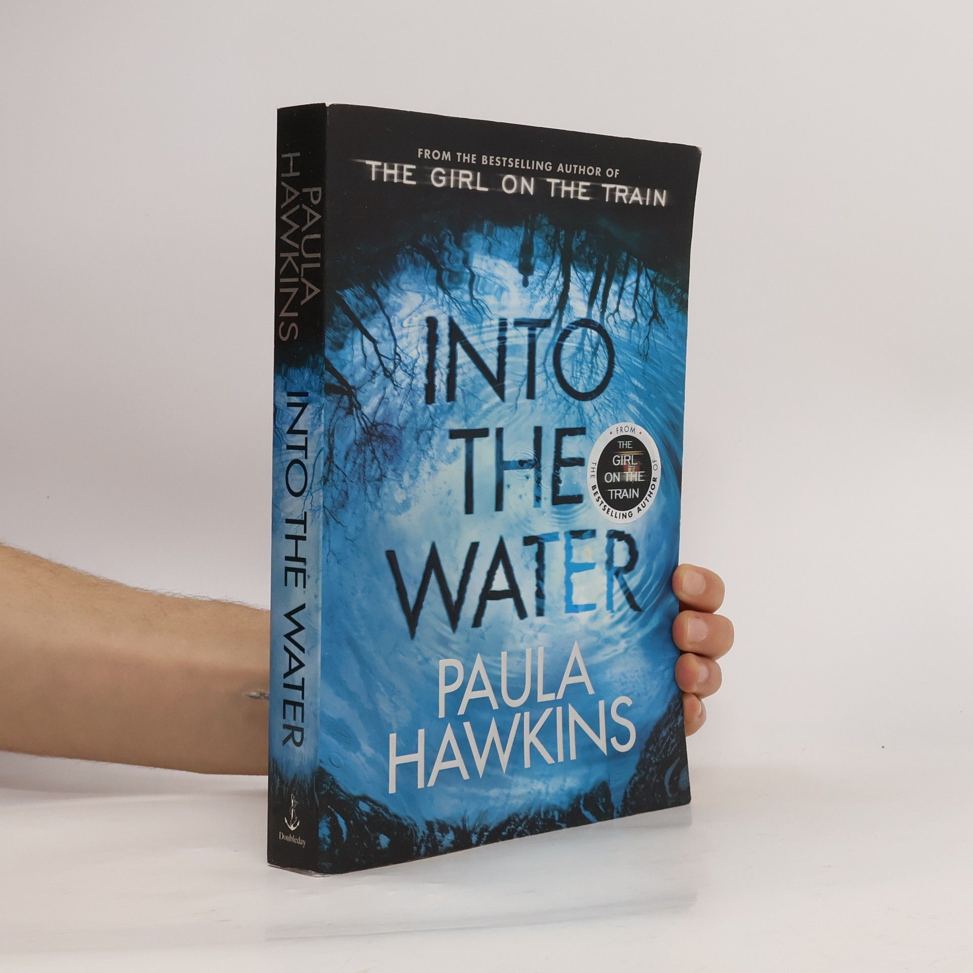 Paula Hawkins Into the Water