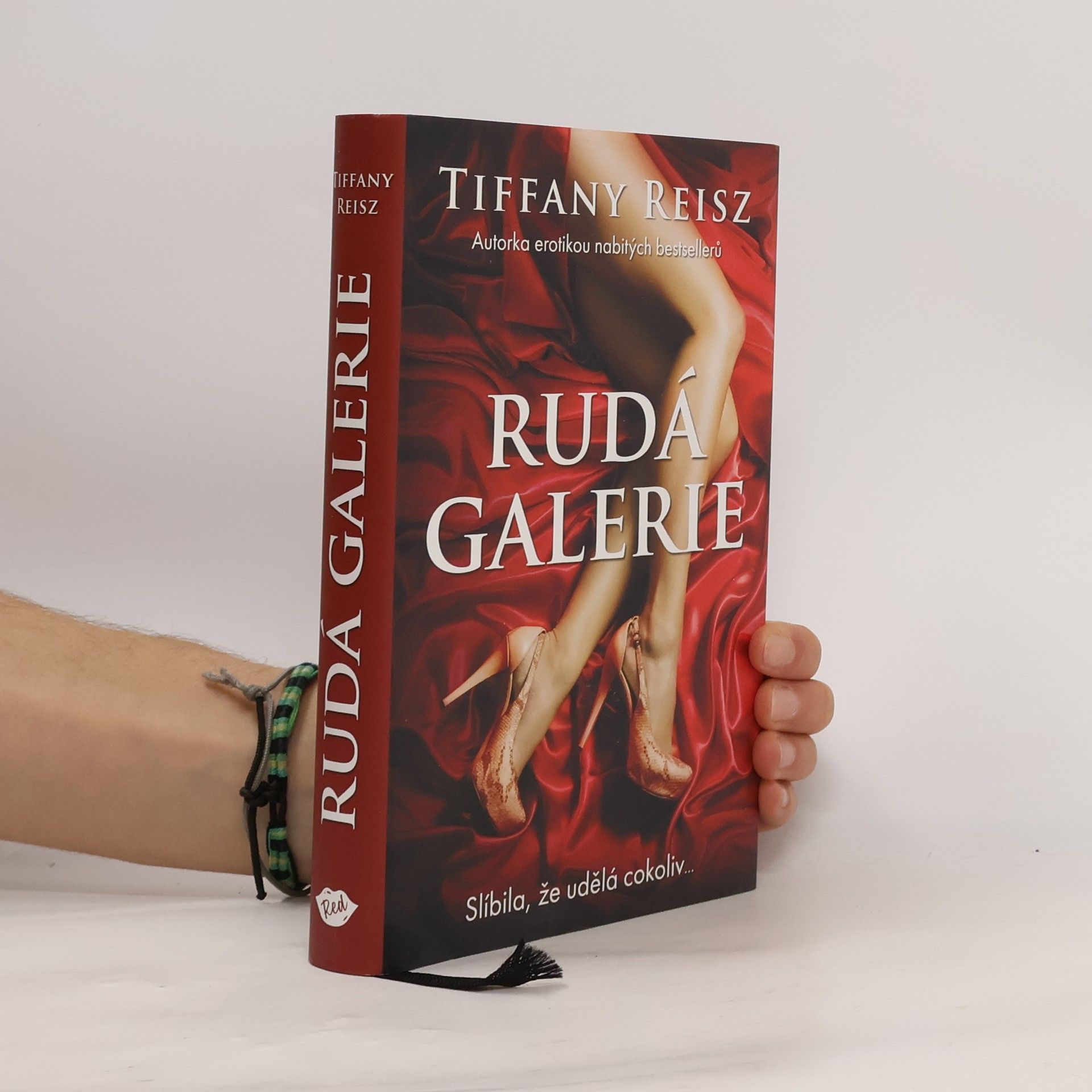 Tiffany Reisz Rudá galerie