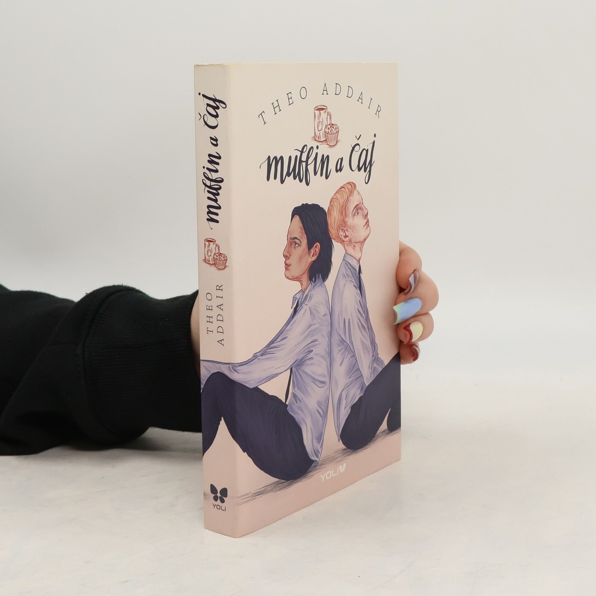 Theo Addair Muffin a čaj