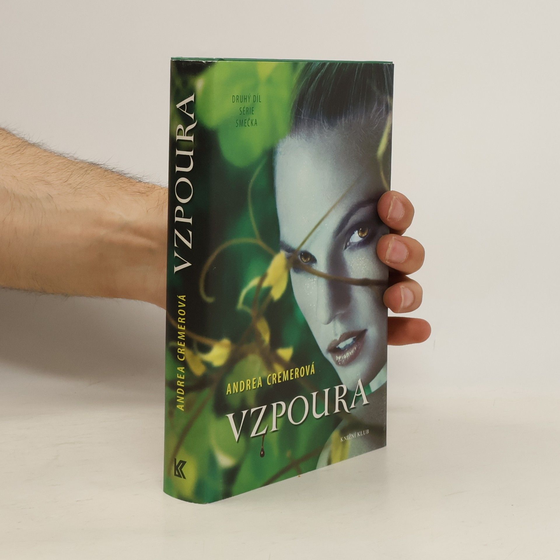 Andrea Cremer Vzpoura