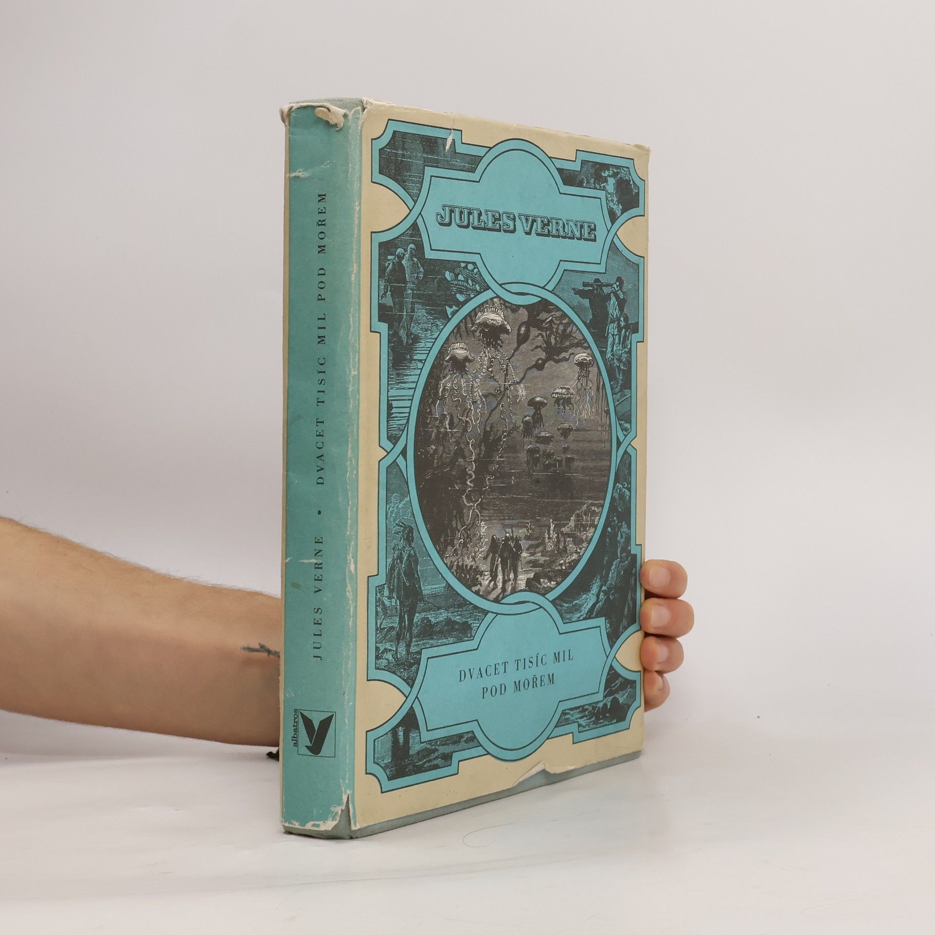 Jules Verne Dvacet tisíc mil pod mořem