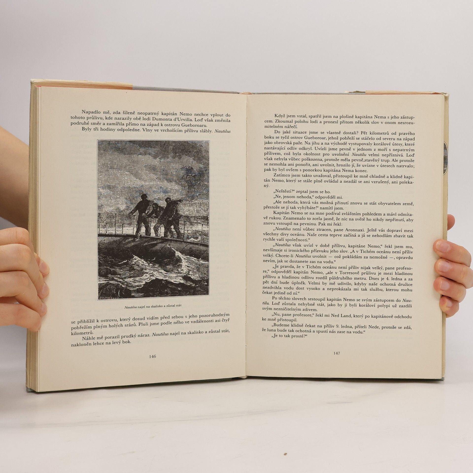 Jules Verne Dvacet tisíc mil pod mořem