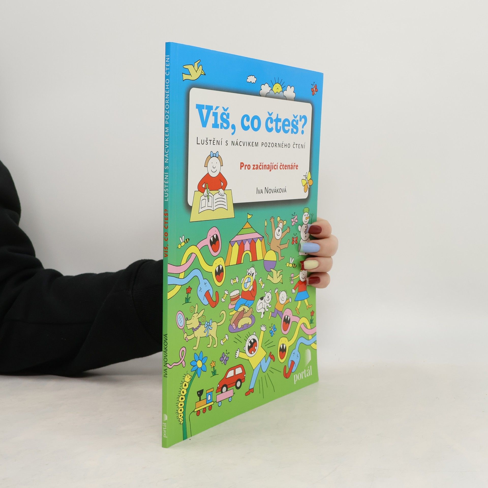 Iva Nováková Víš, co čteš?