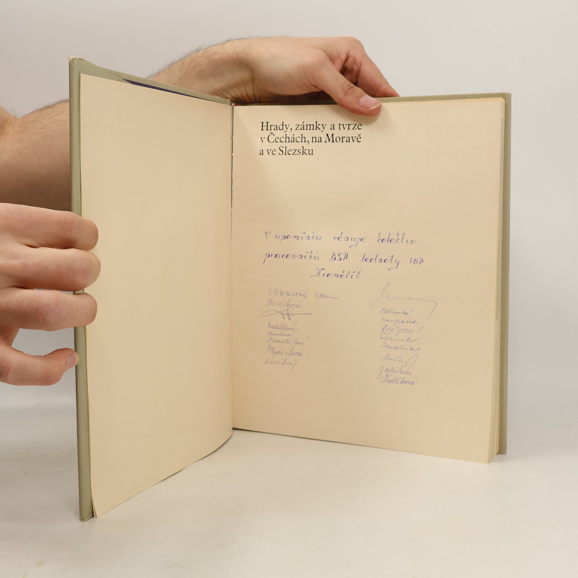 Various authors Hrady, zámky a tvrze v Čechách, na Moravě a ve Slezsku II. Severní Morava
