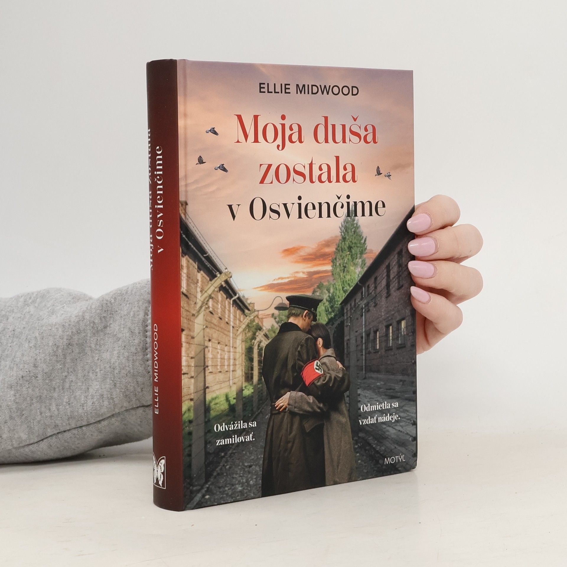 Ellie Midwood Moja duša zostala v Osvienčime