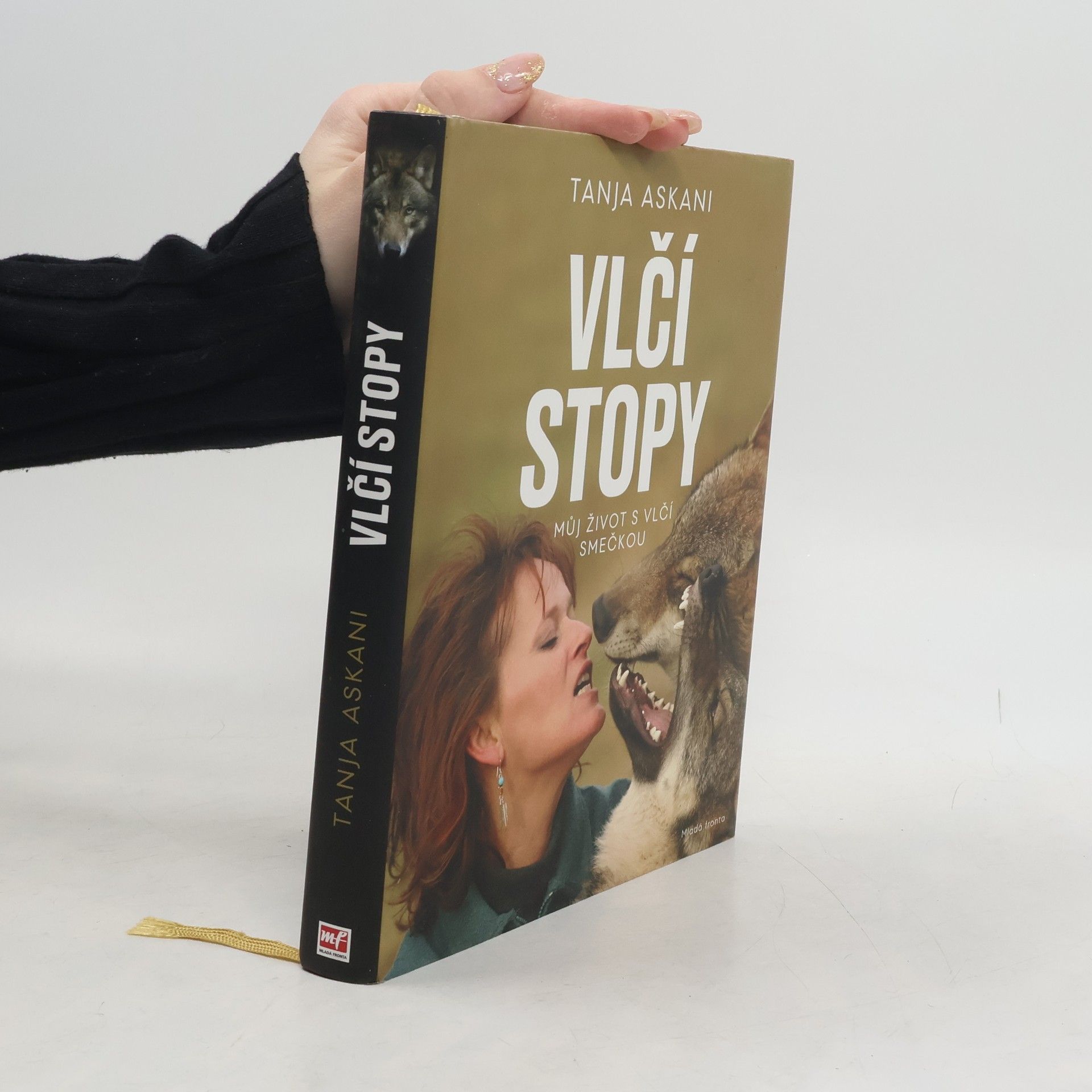 Tanja Askani Vlčí stopy: Můj život s vlčí smečkou