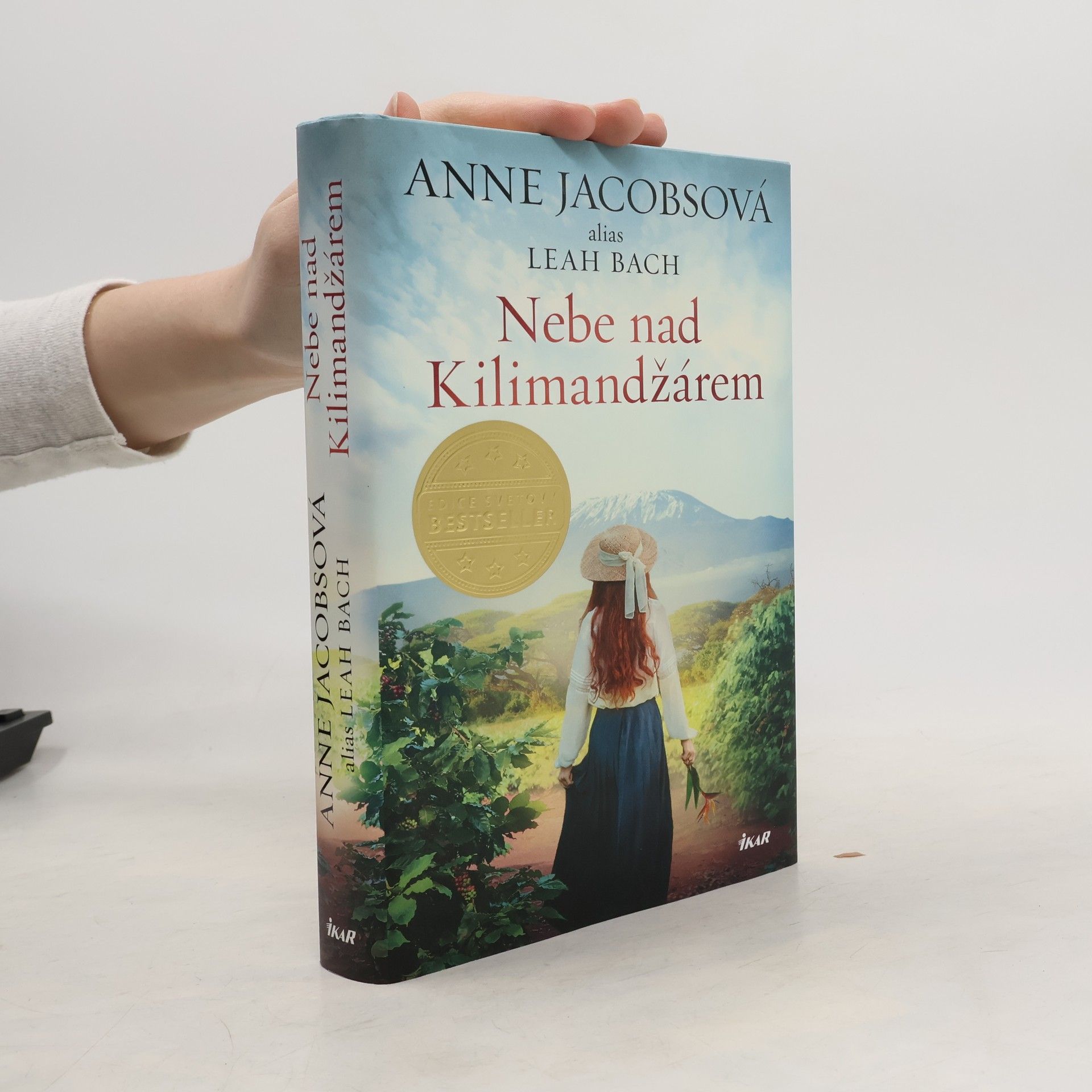 Anne Jacobs Nebe nad Kilimandžárem