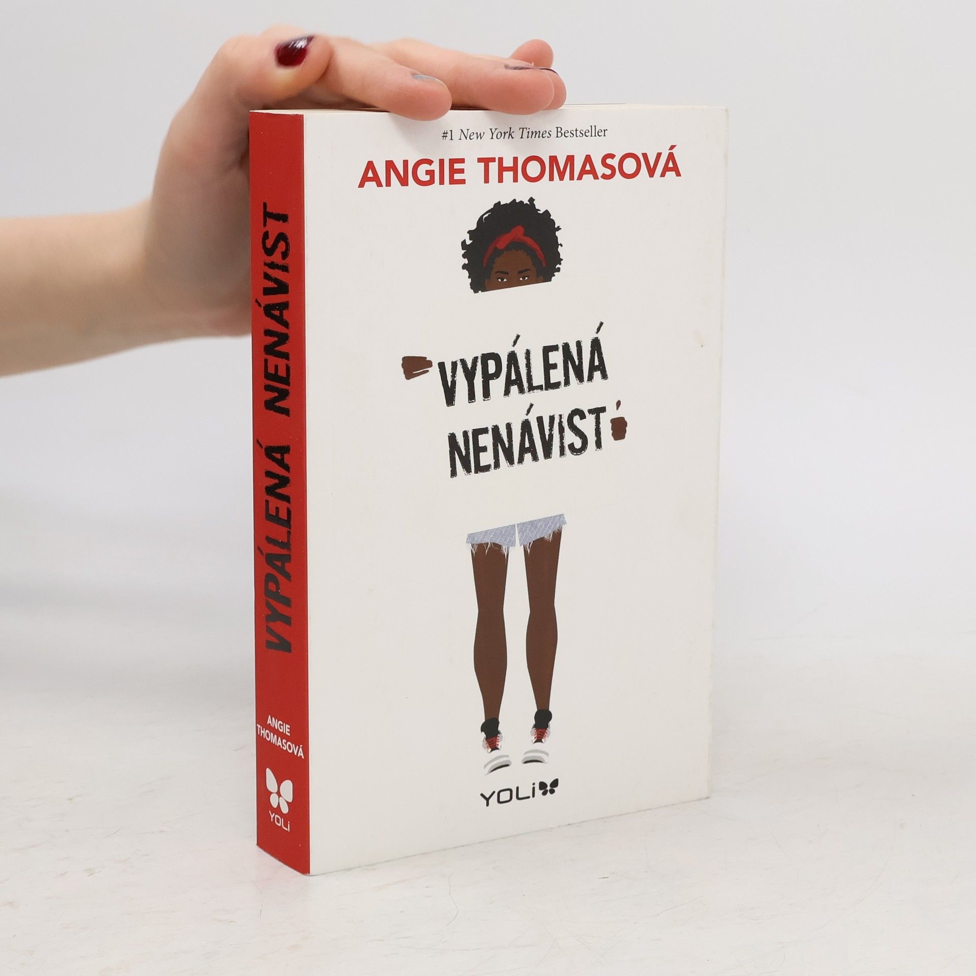 Angie Thomas Vypálená nenávist