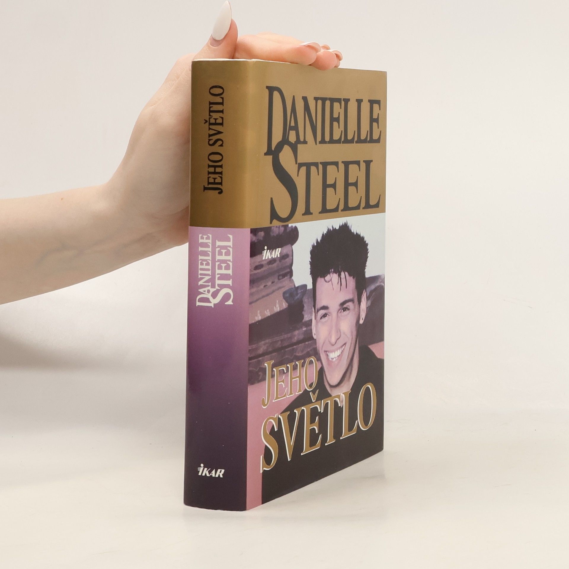 Danielle Steel Jeho světlo