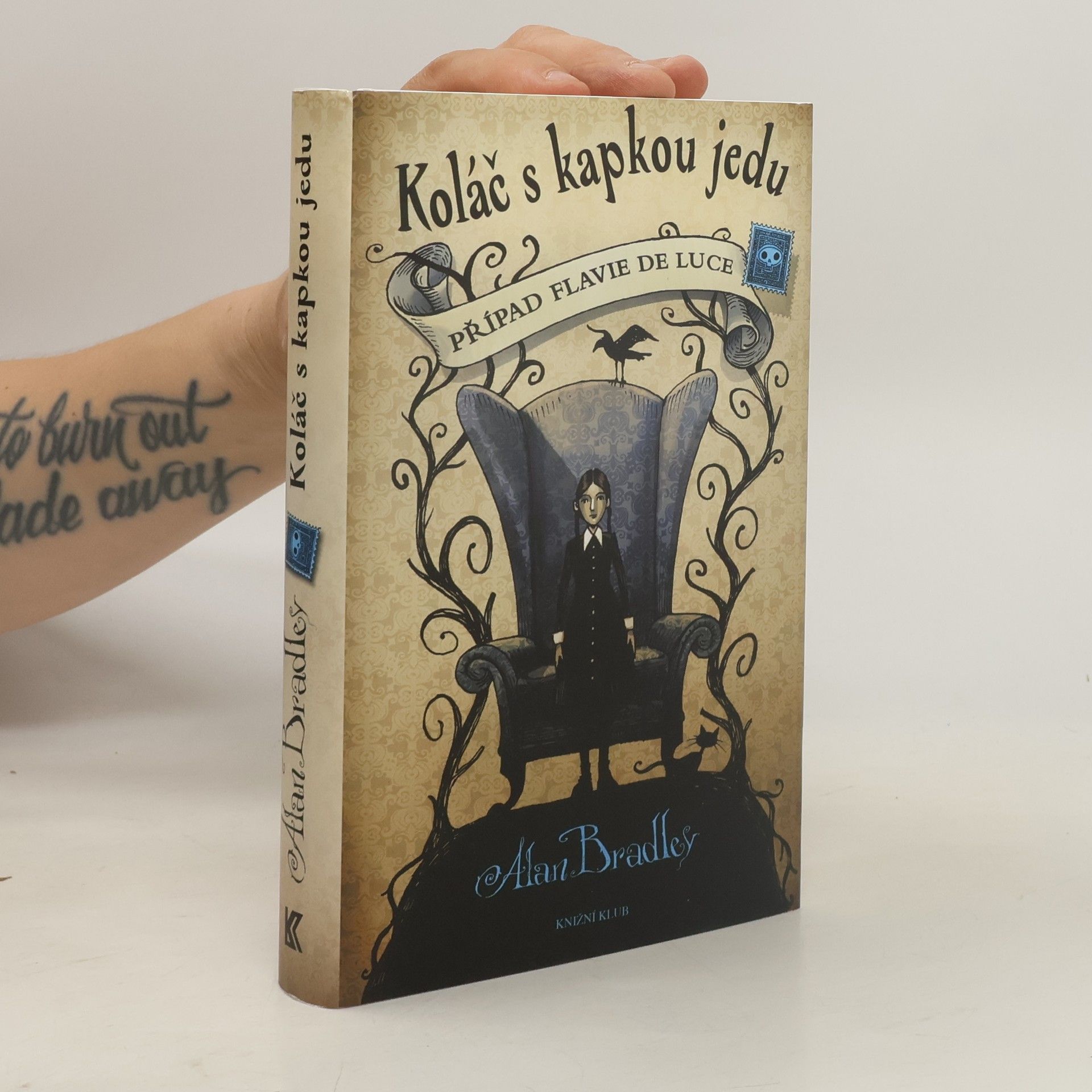 Alan Bradley Koláč s kapkou jedu