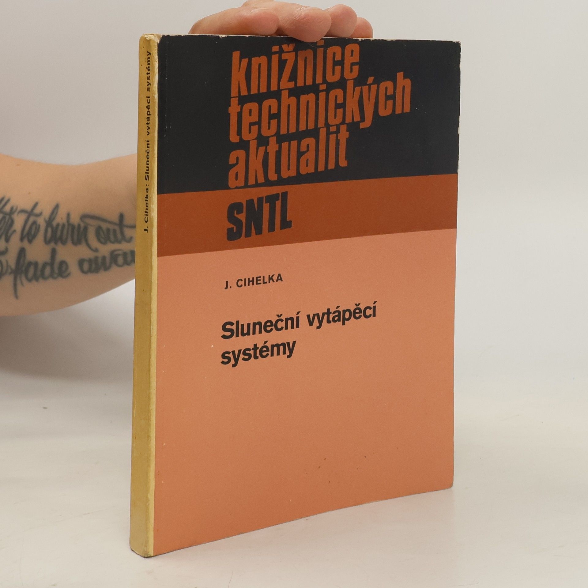 Jaromír Cihelka Sluneční vytápěcí systémy