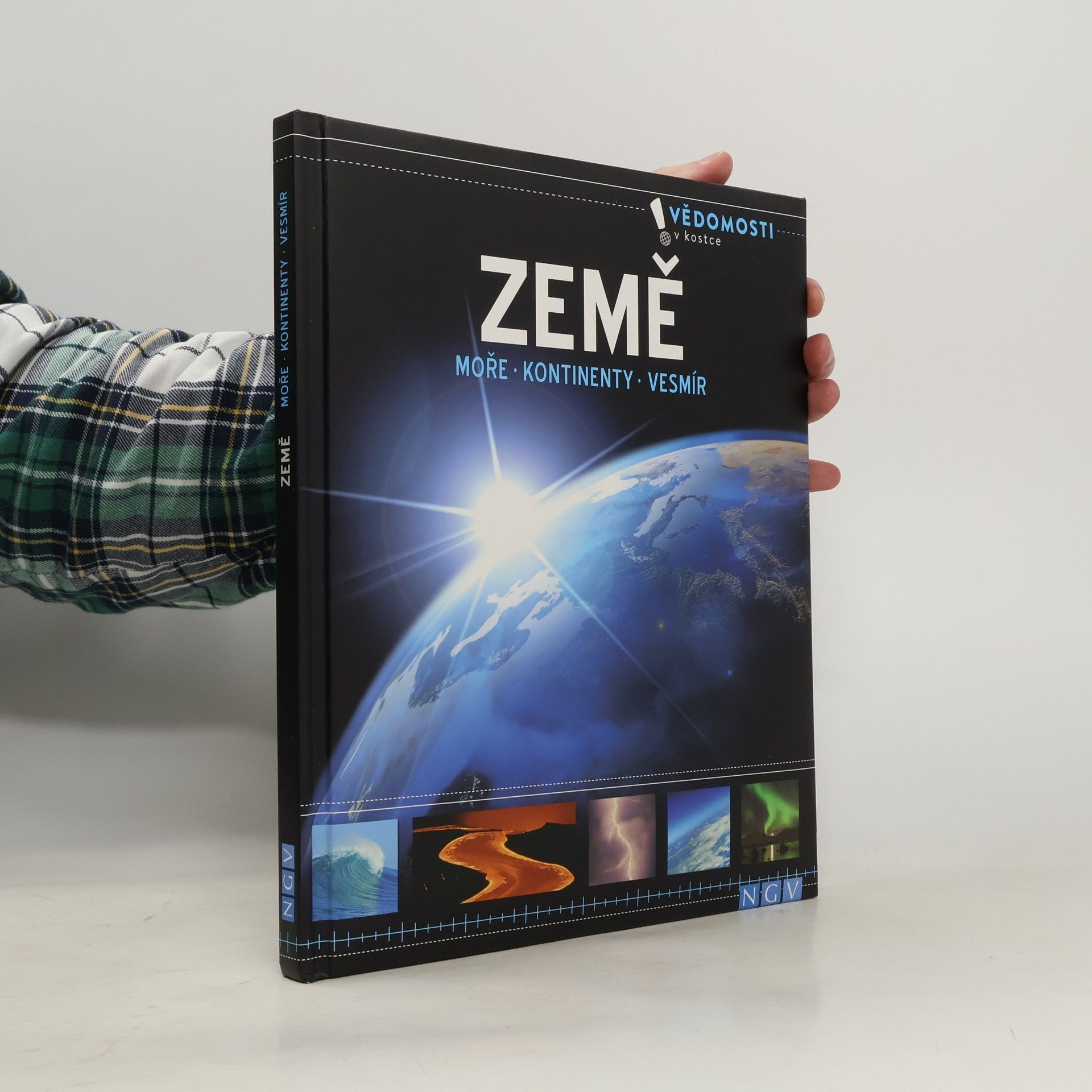 Matyáš Staněk Země. Moře, kontinenty, vesmír