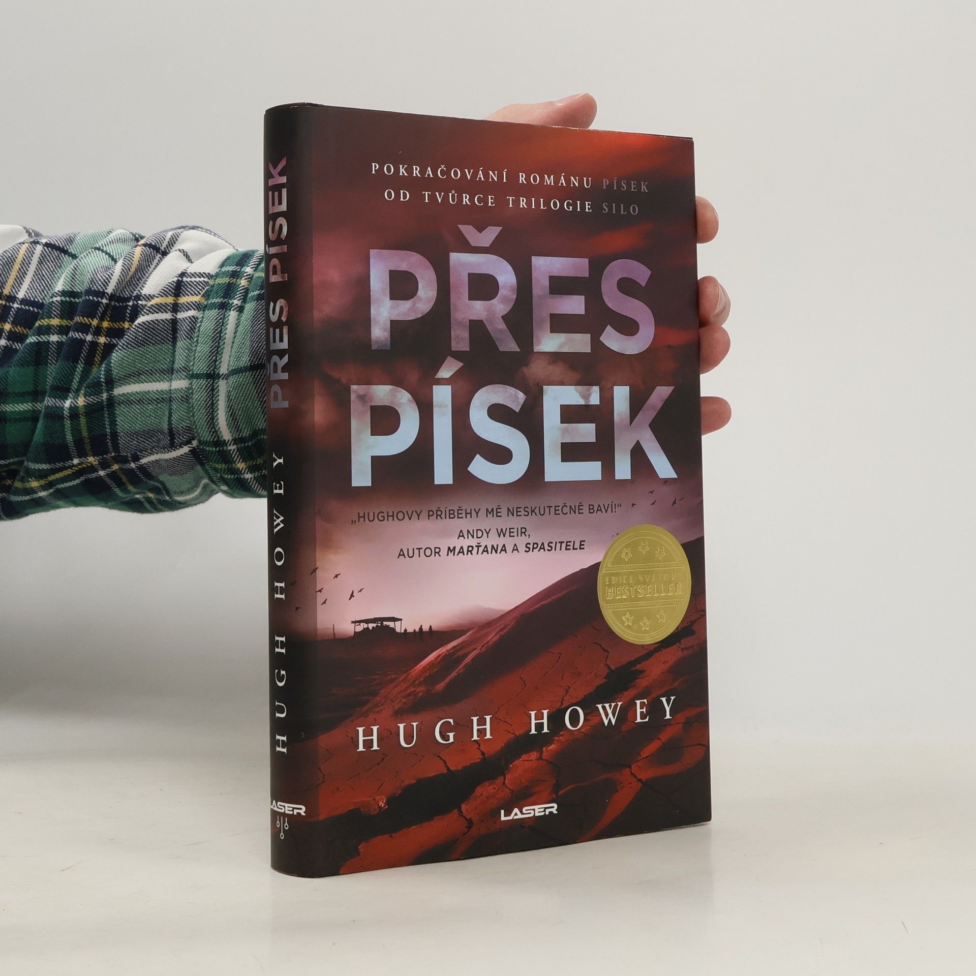 Hugh Howey Přes písek