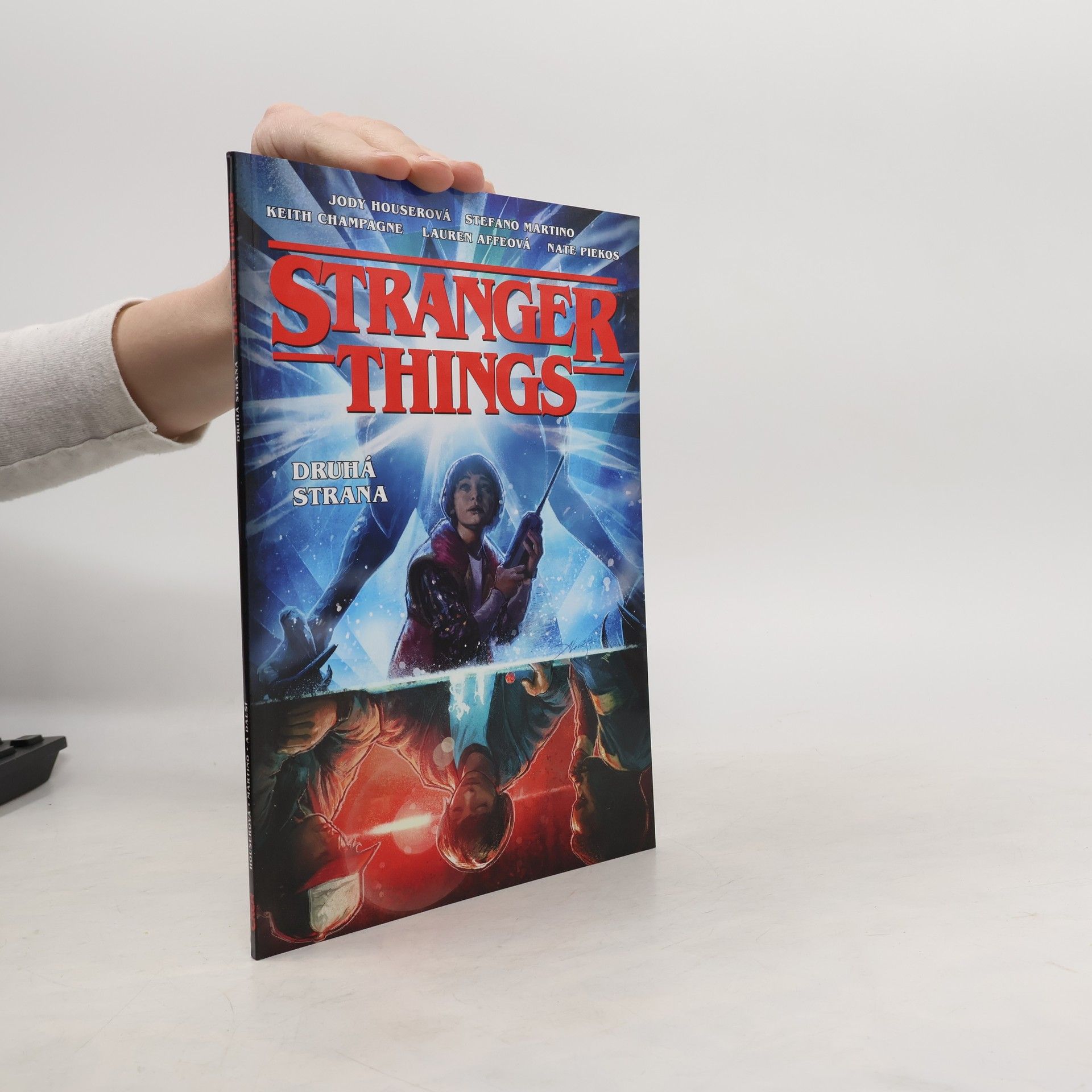 Jody Houser Druhá strana