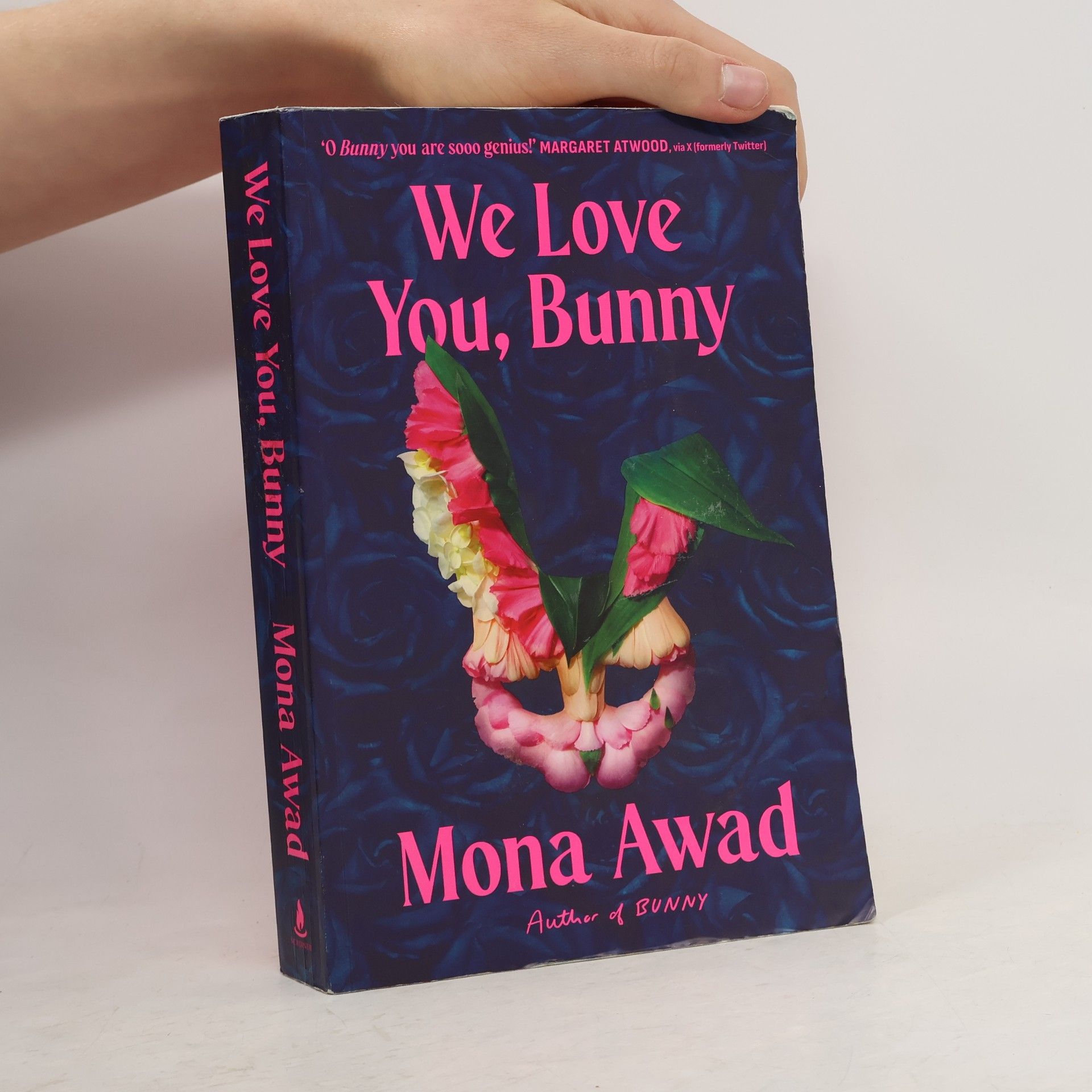 Mona Awad We Love You, Bunny