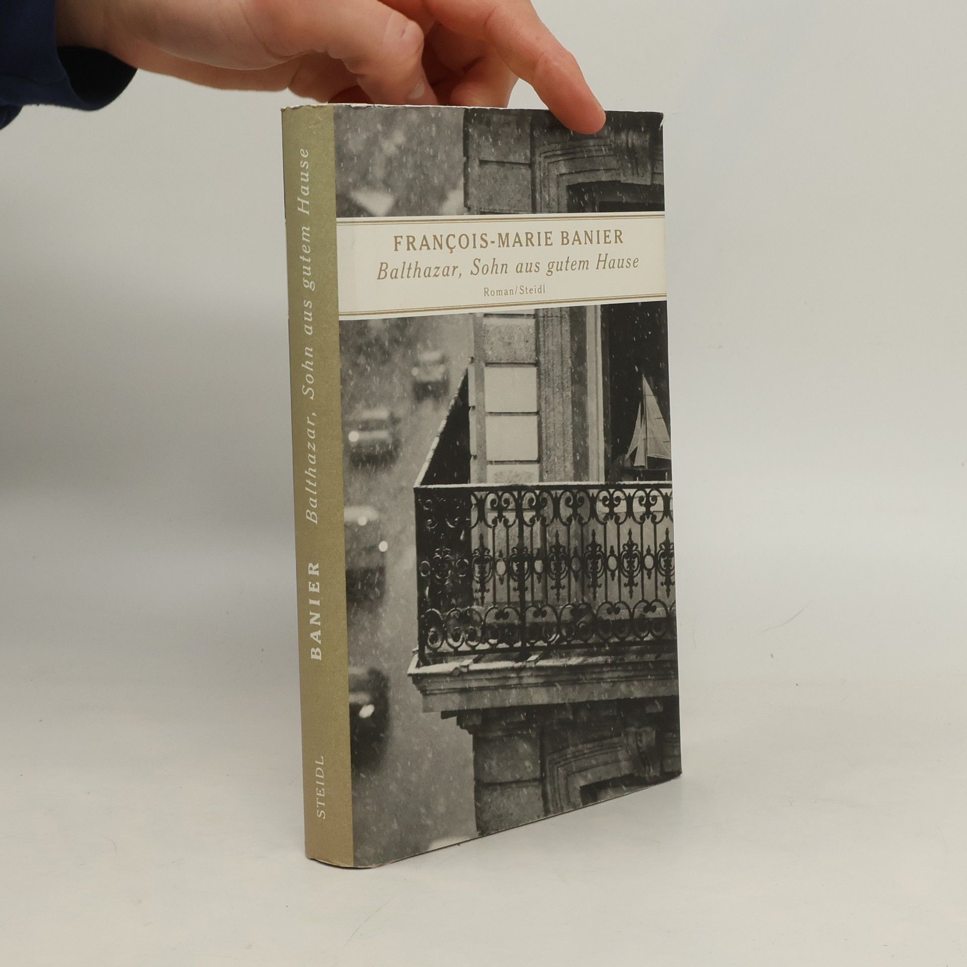 François-Marie Banier Balthazar, Sohn aus gutem Hause